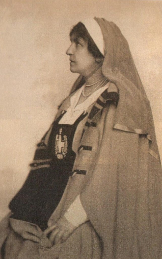 Helena Paderewska in the uniform of the Chairwoman of the Polish Red Cross 1918 (photo from Helena Paderewska Memoirs 1910-1920, M. Siekierski).