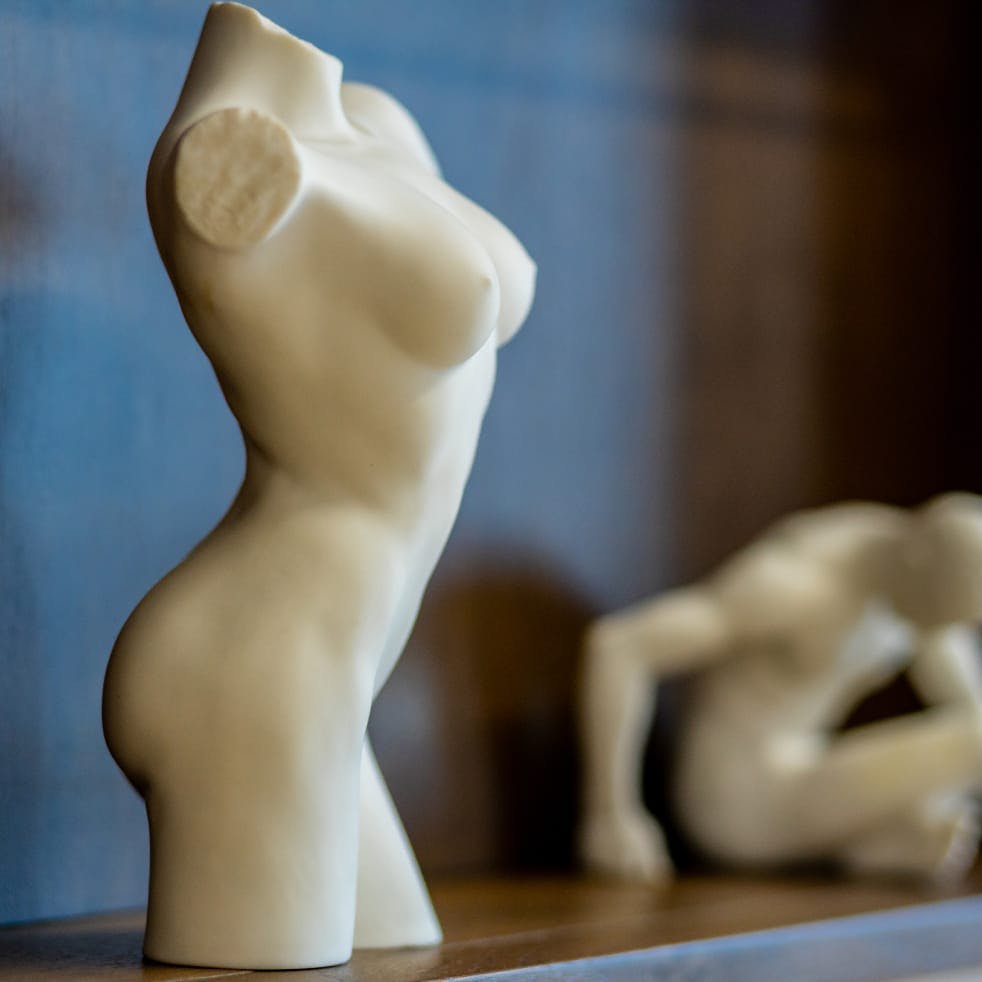 statue of a naked woman's body