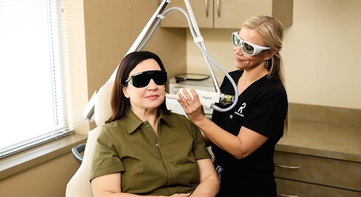 patient receiving SkinTyte treatment