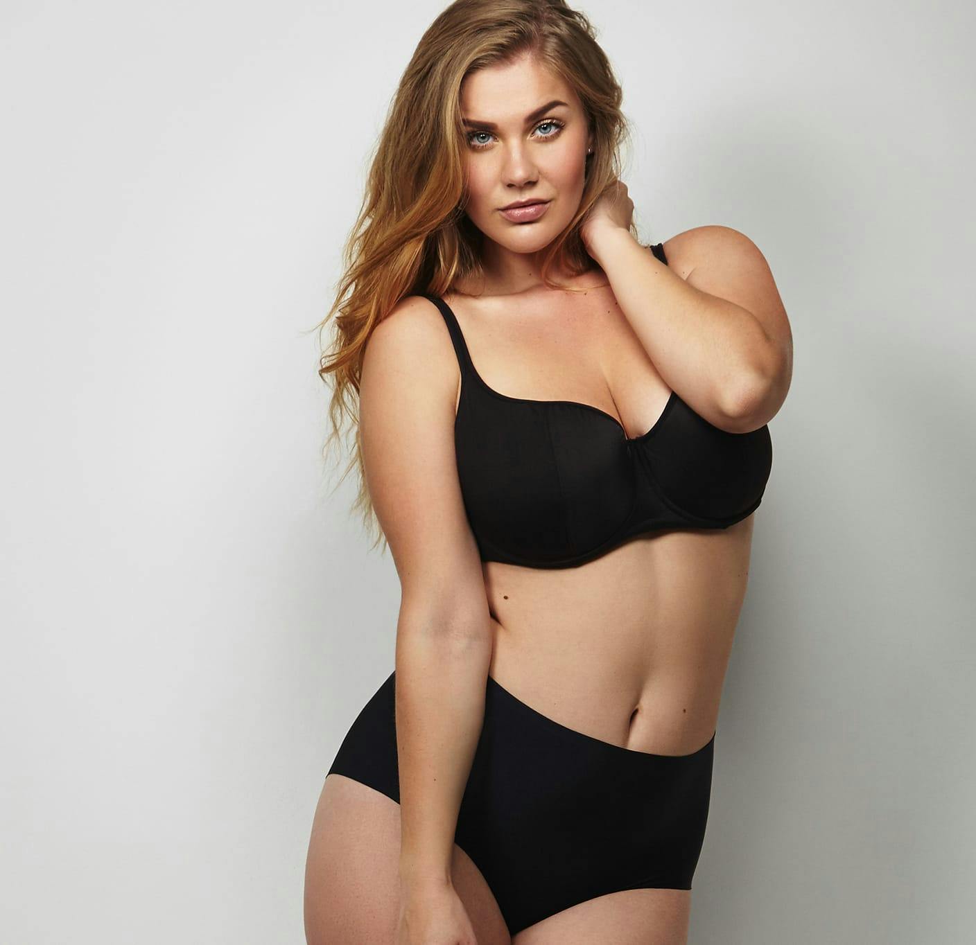 woman in black underwear