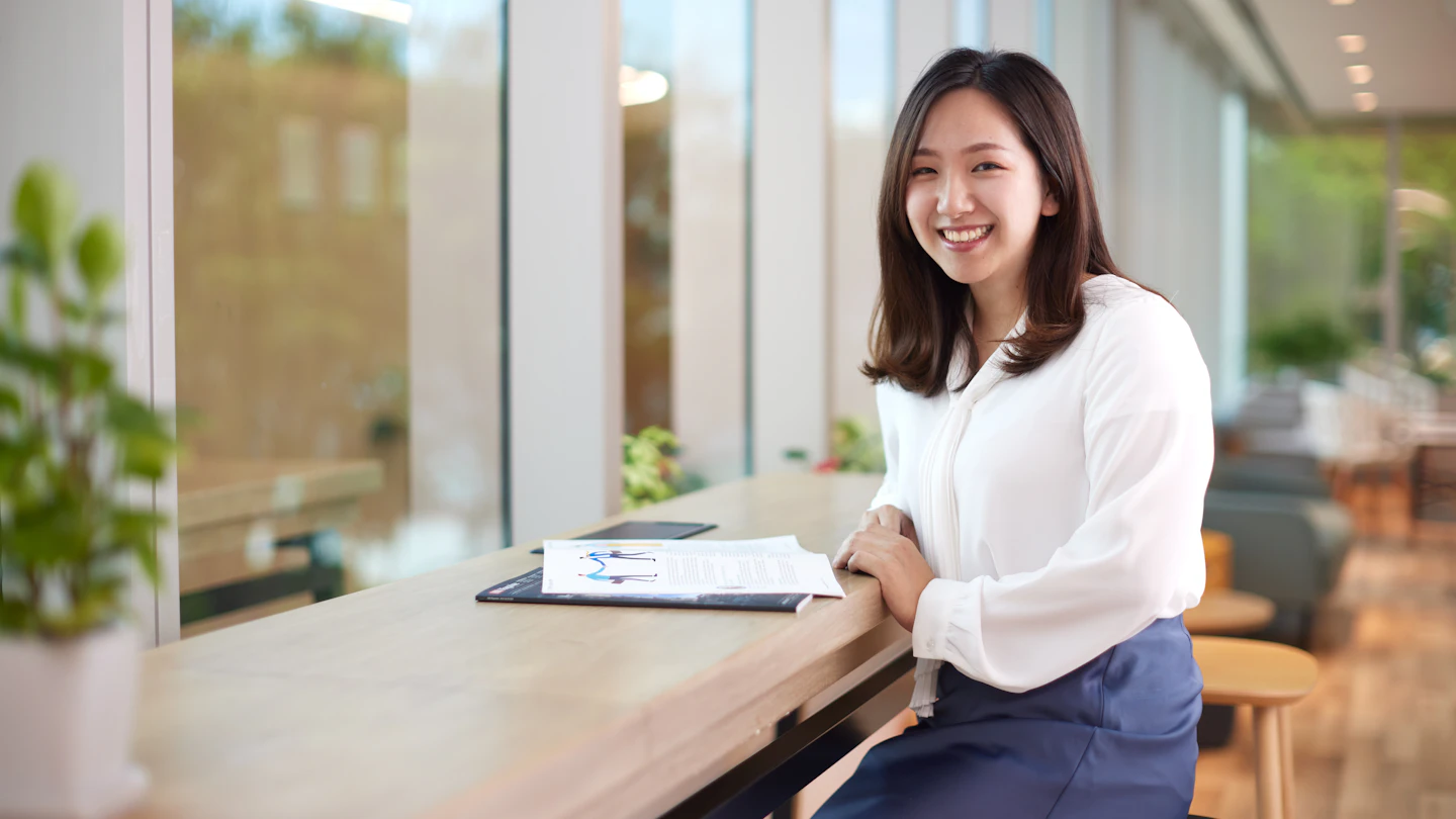 PSK HK Why Us Woman in office