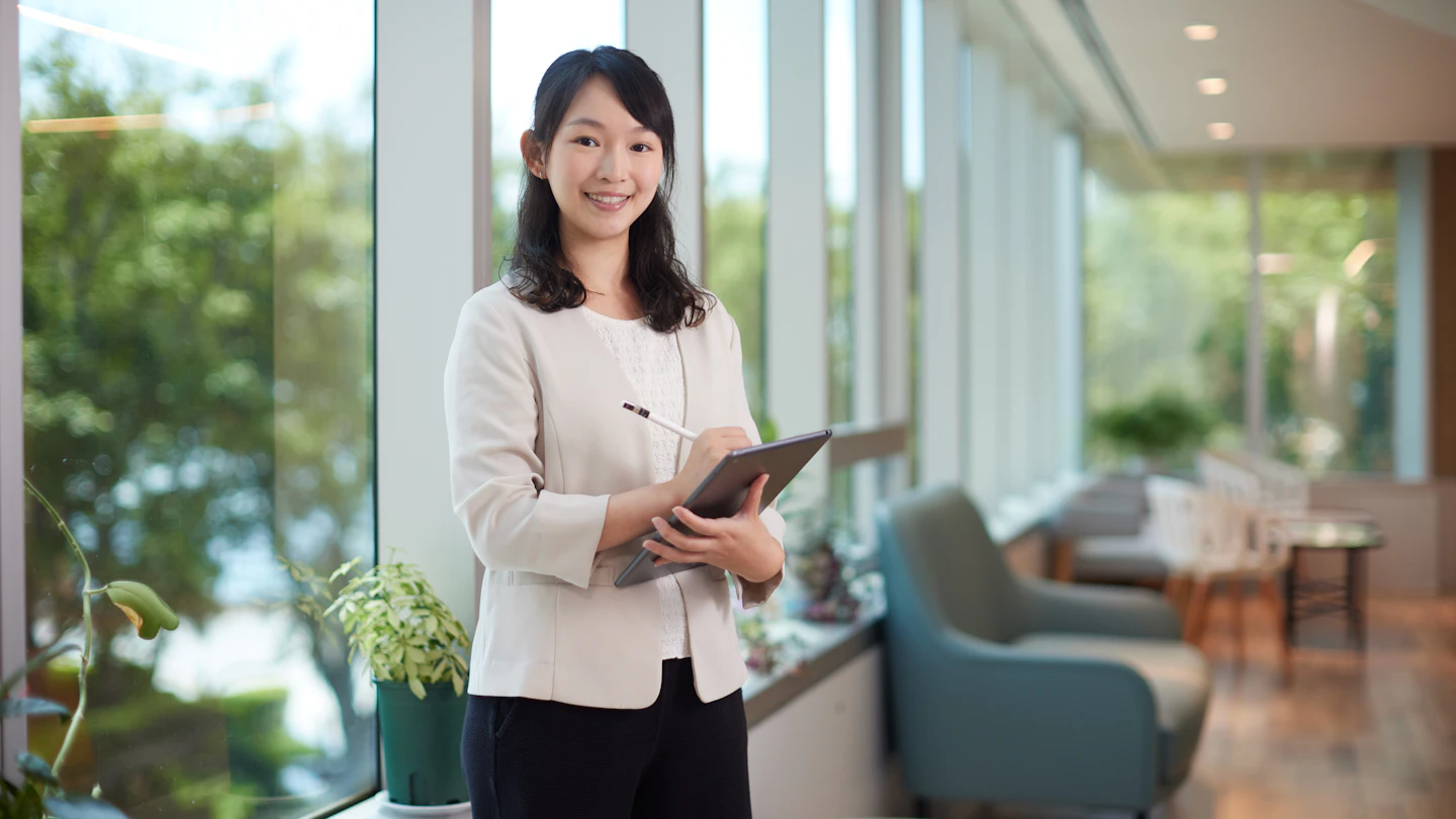 PSK HK Expertise Woman in office