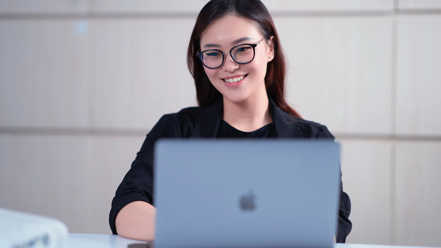 PSK ID Why us Woman in office