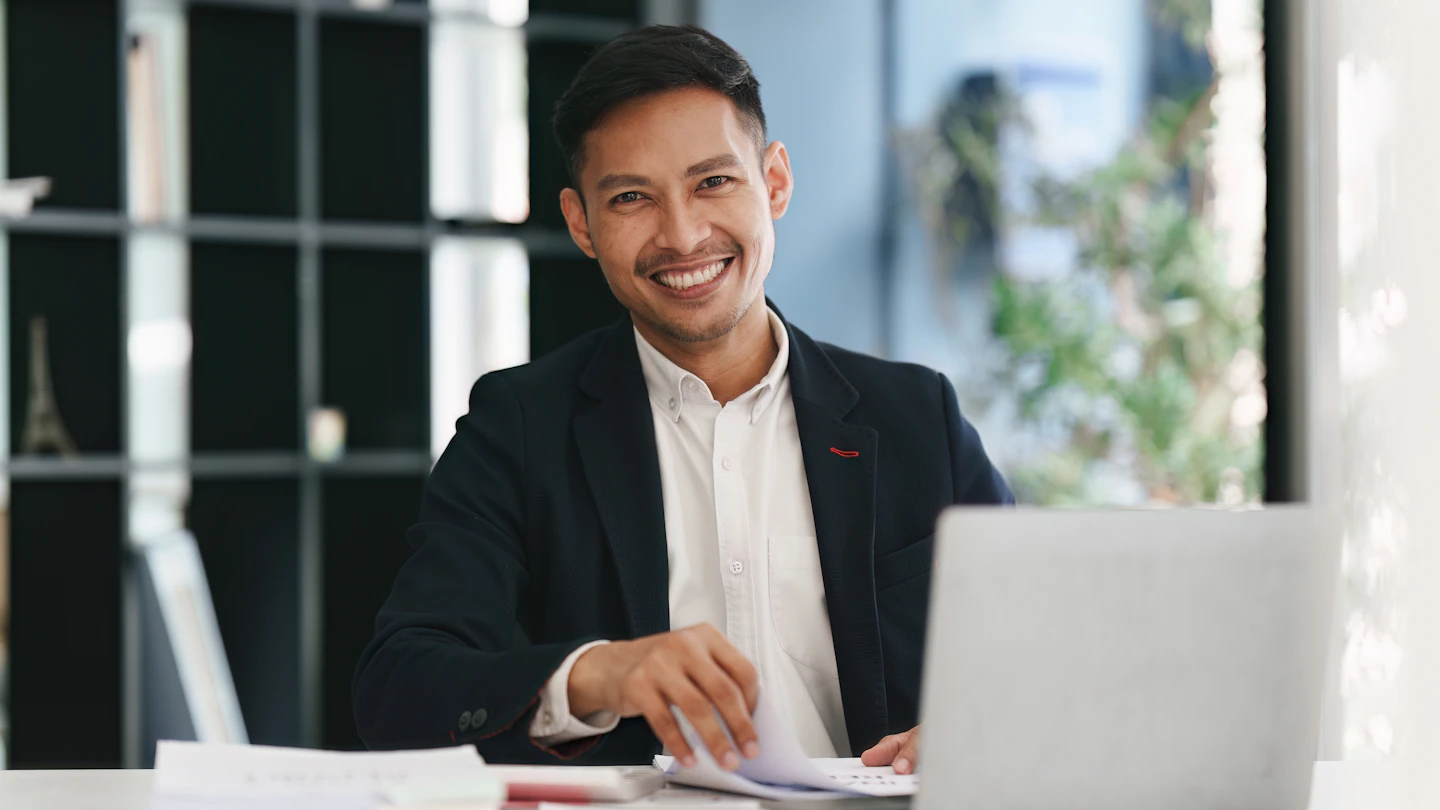 VN Why us Man office laptop