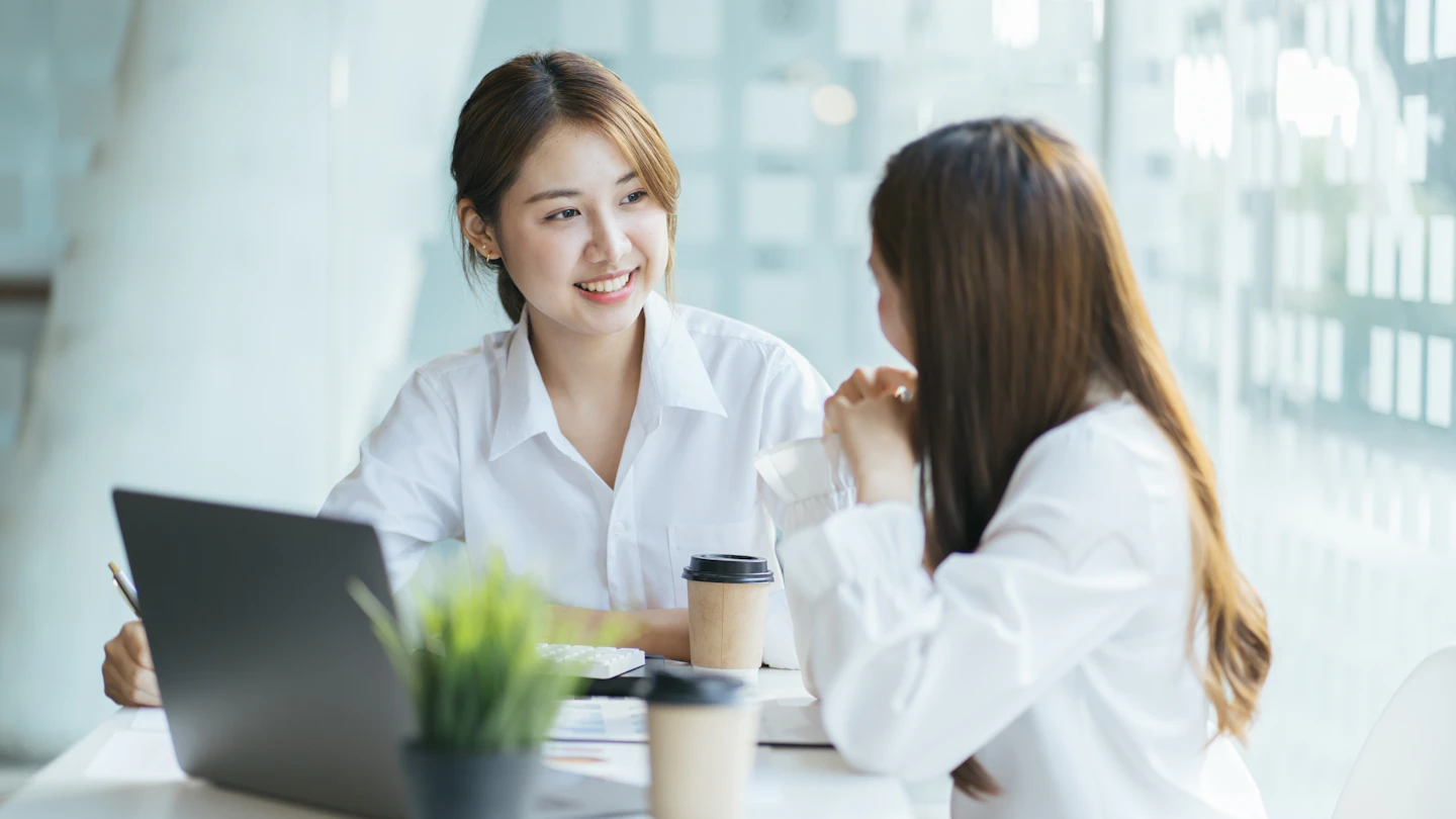 VN Sales women office