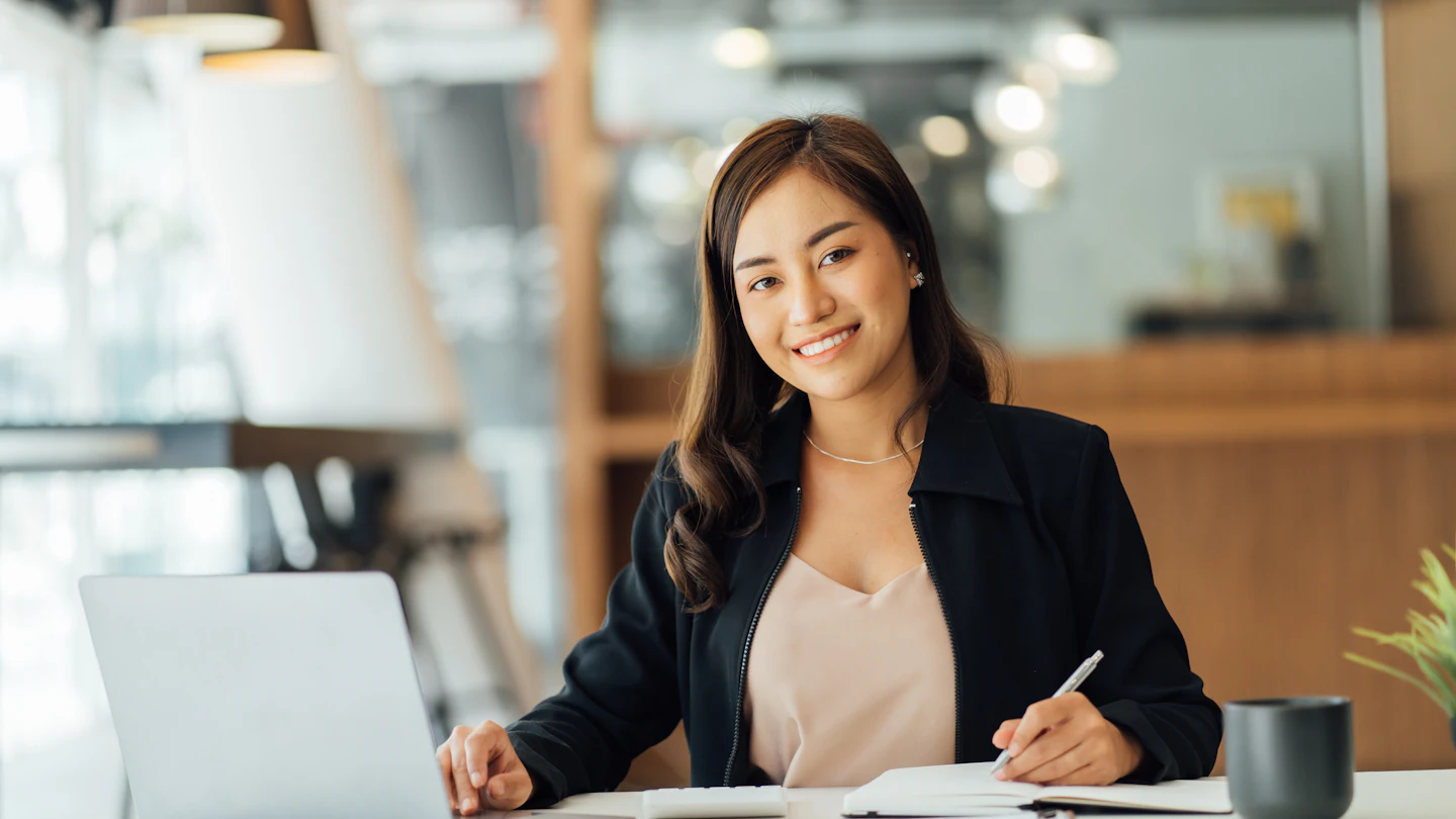 TH Request Talent Woman on laptop