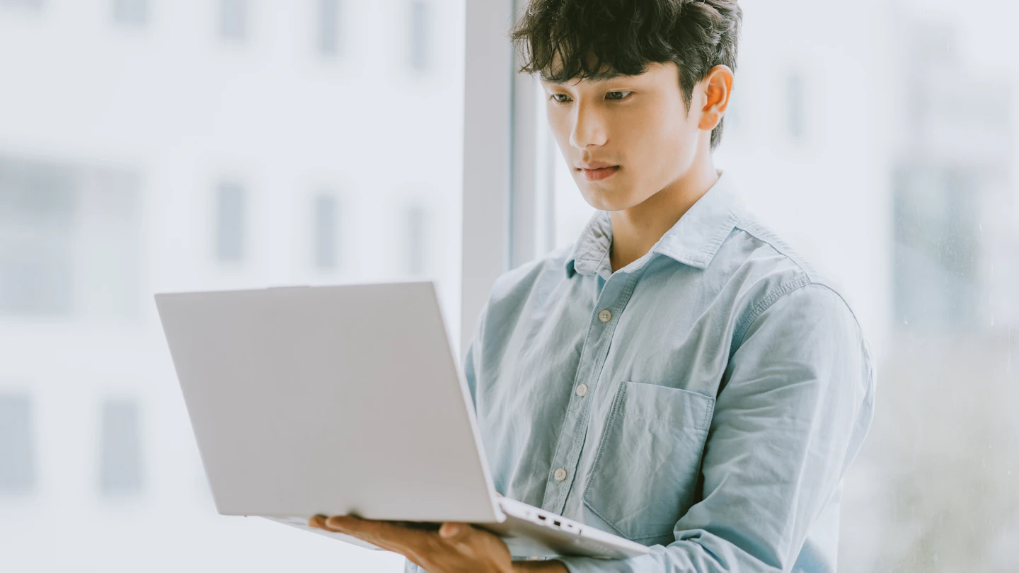 KR Career Man laptop