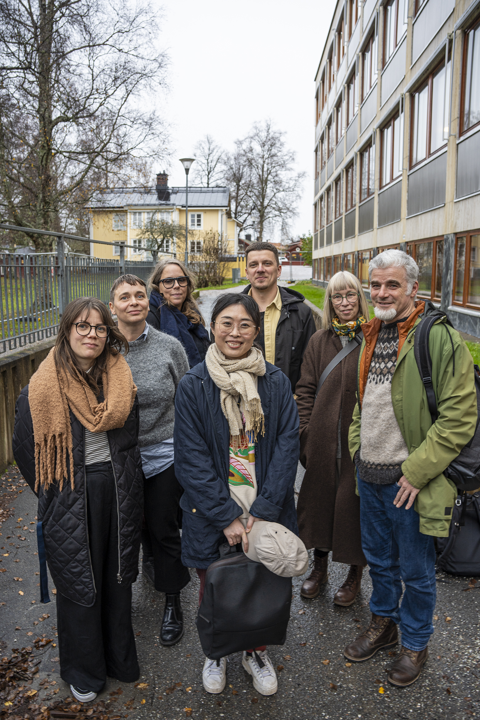 Från vänster: Ida Långbacka, Jenny Berntsson, Anna Wignell, Mafune Gonjo, Serhii Pohrebyskyi, Åsa Mårtensson och Alvaro Campo. Foto: Sofia Ekström