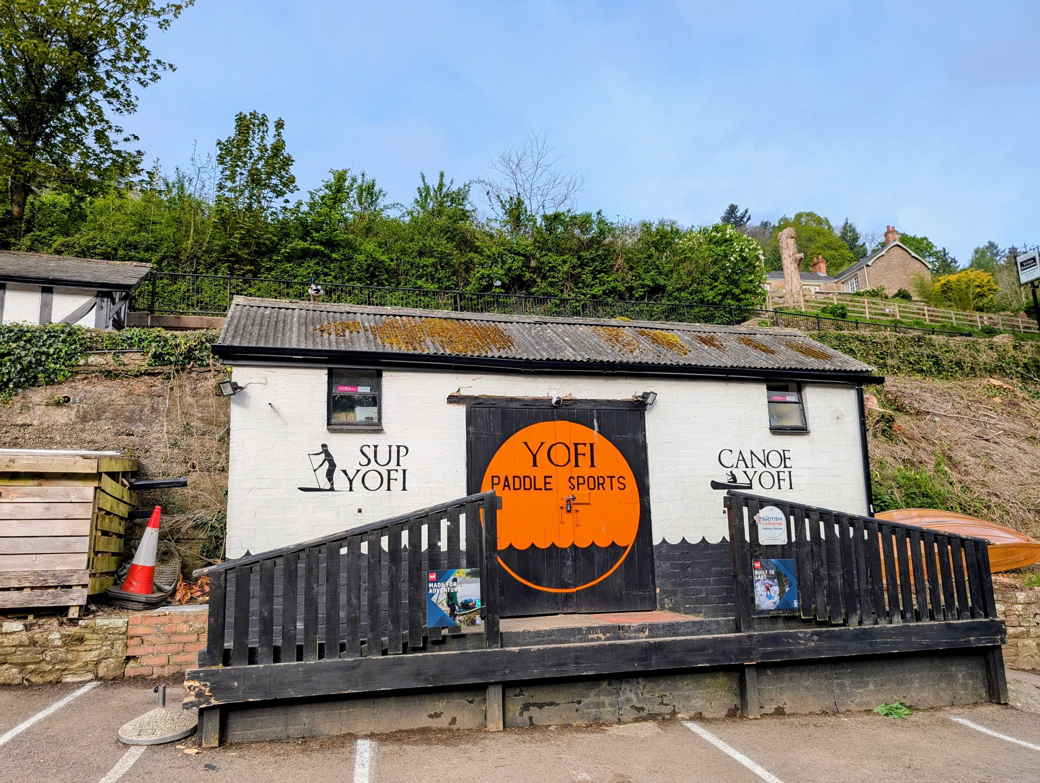 Ye Old Ferrie Inn Paddle