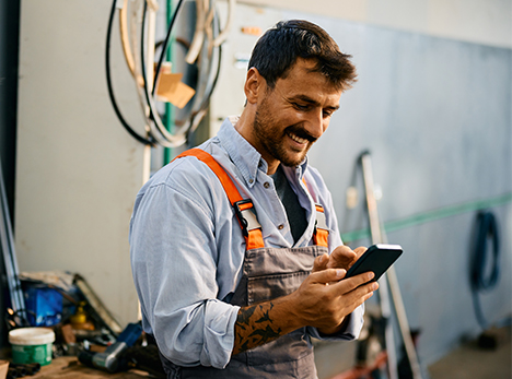 Tradie with BrightSafe Health and Safety app