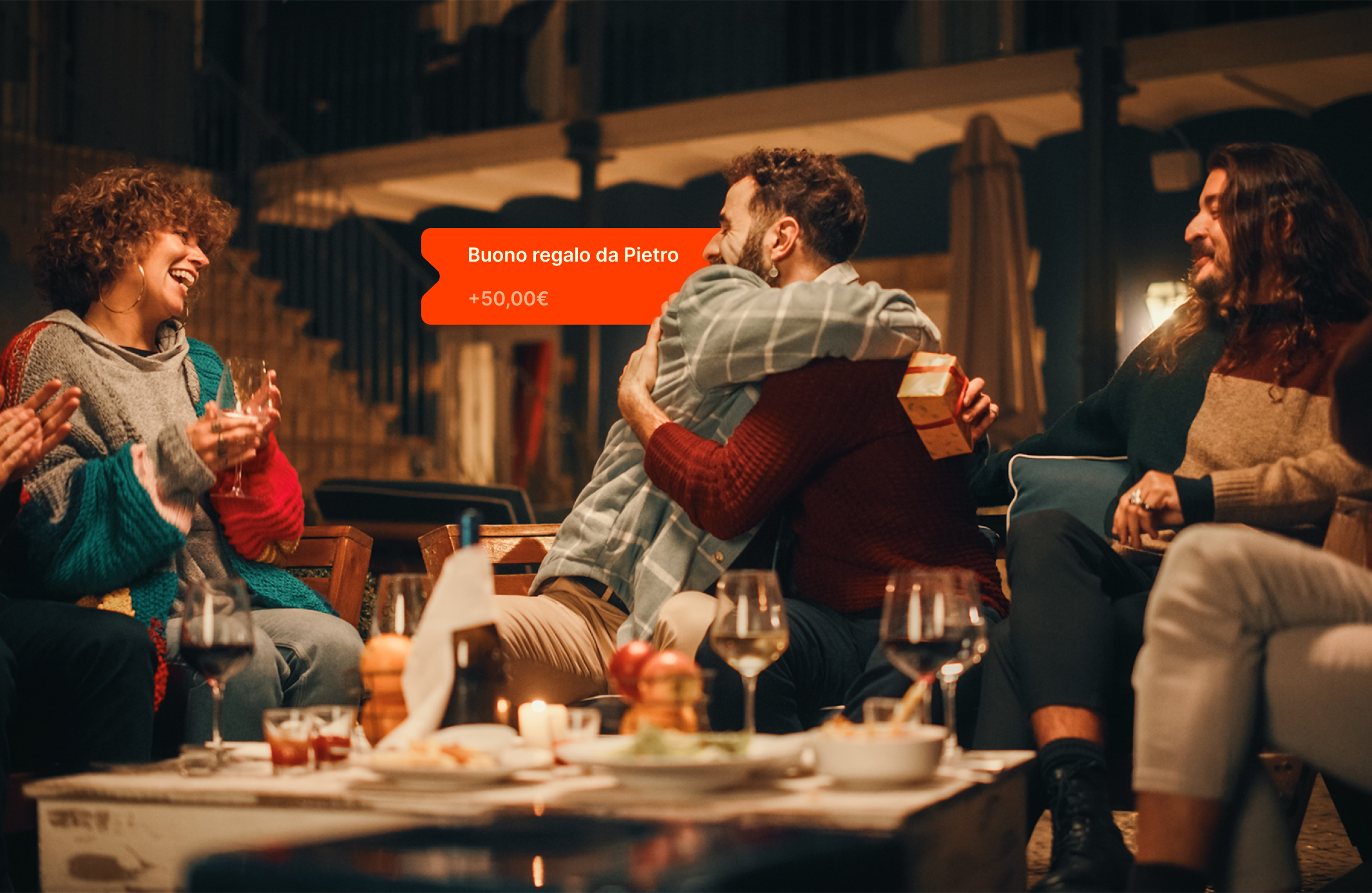 Persone che si scambiano buoni regalo di Satispay