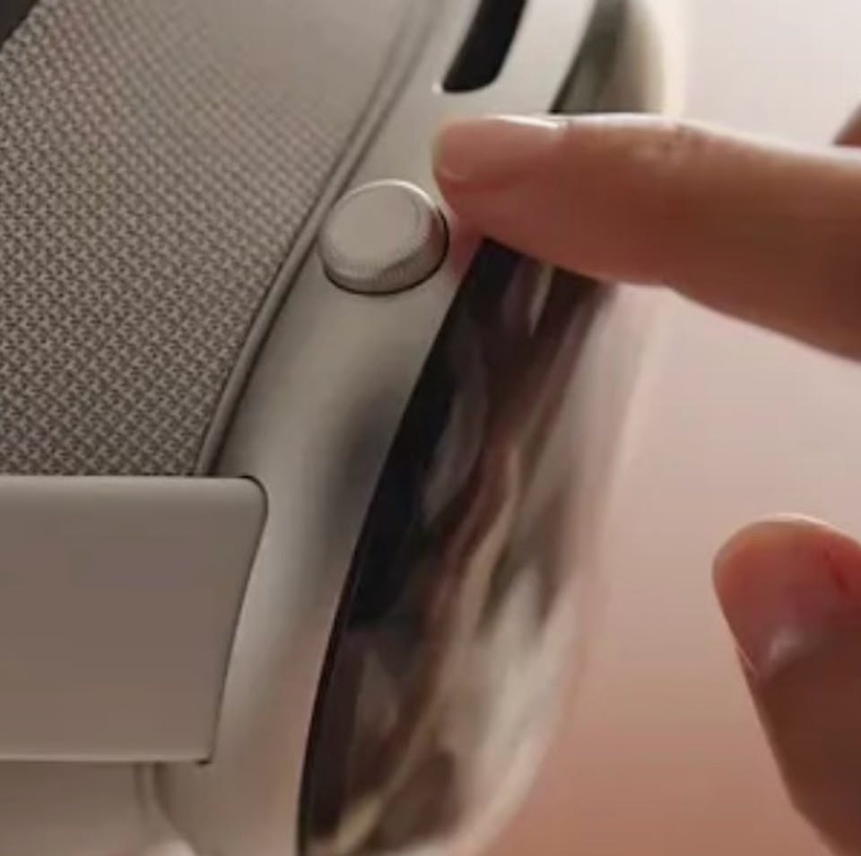 Apple Vision Pro Pass Through