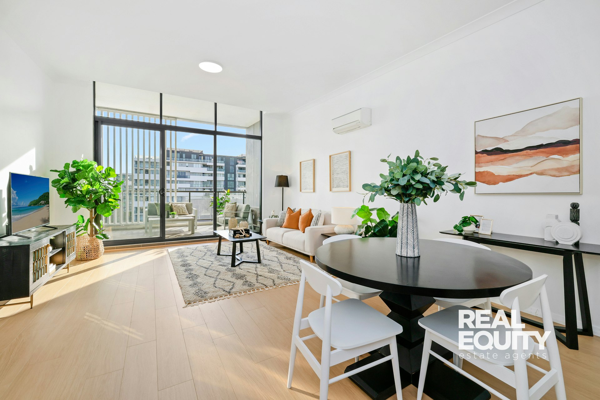 Image of dining room
