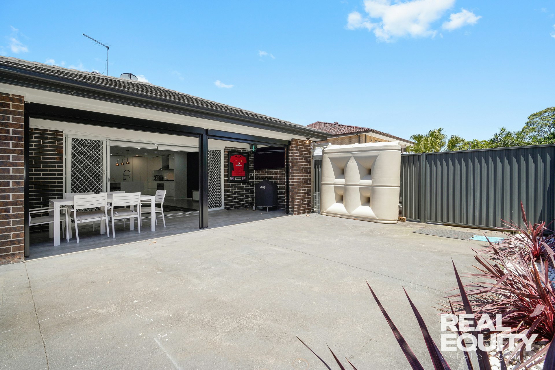 Image of garage