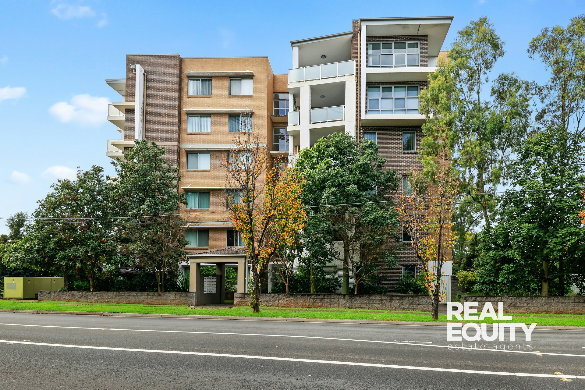 Image of apartment building