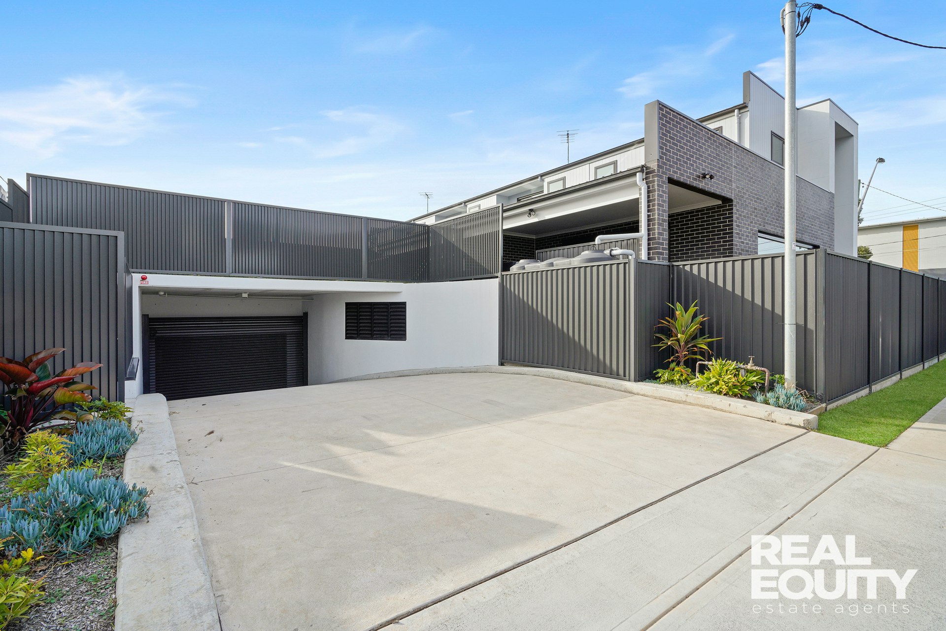 Image of garage