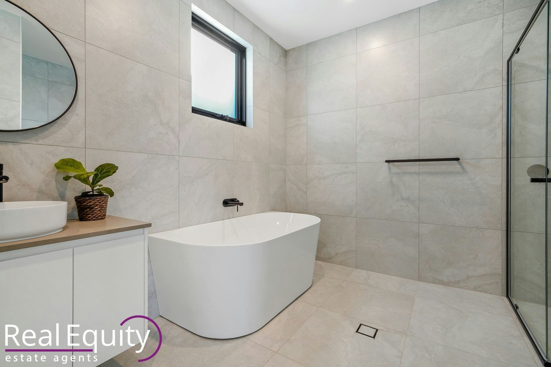 Image of tub