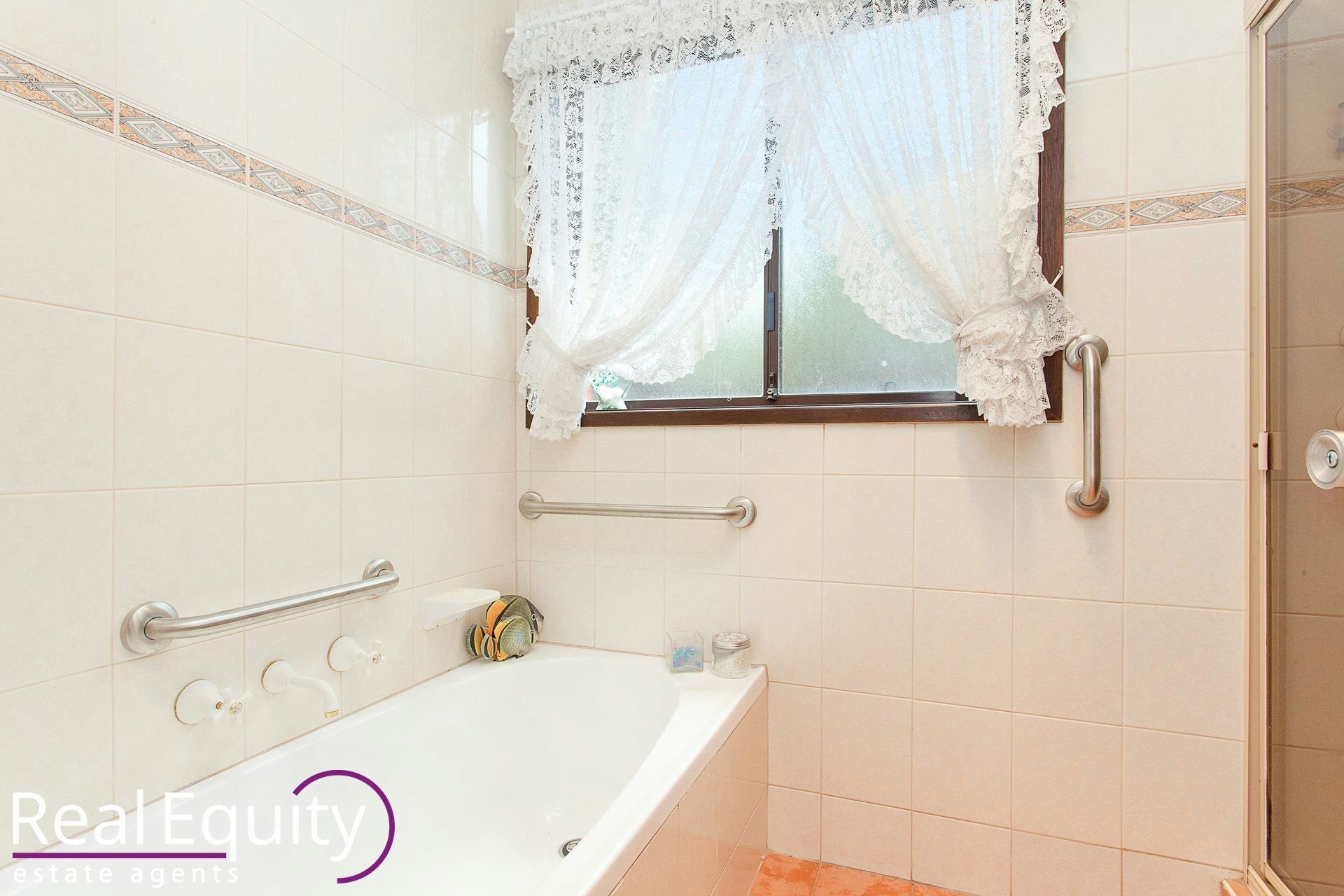 Image of tub