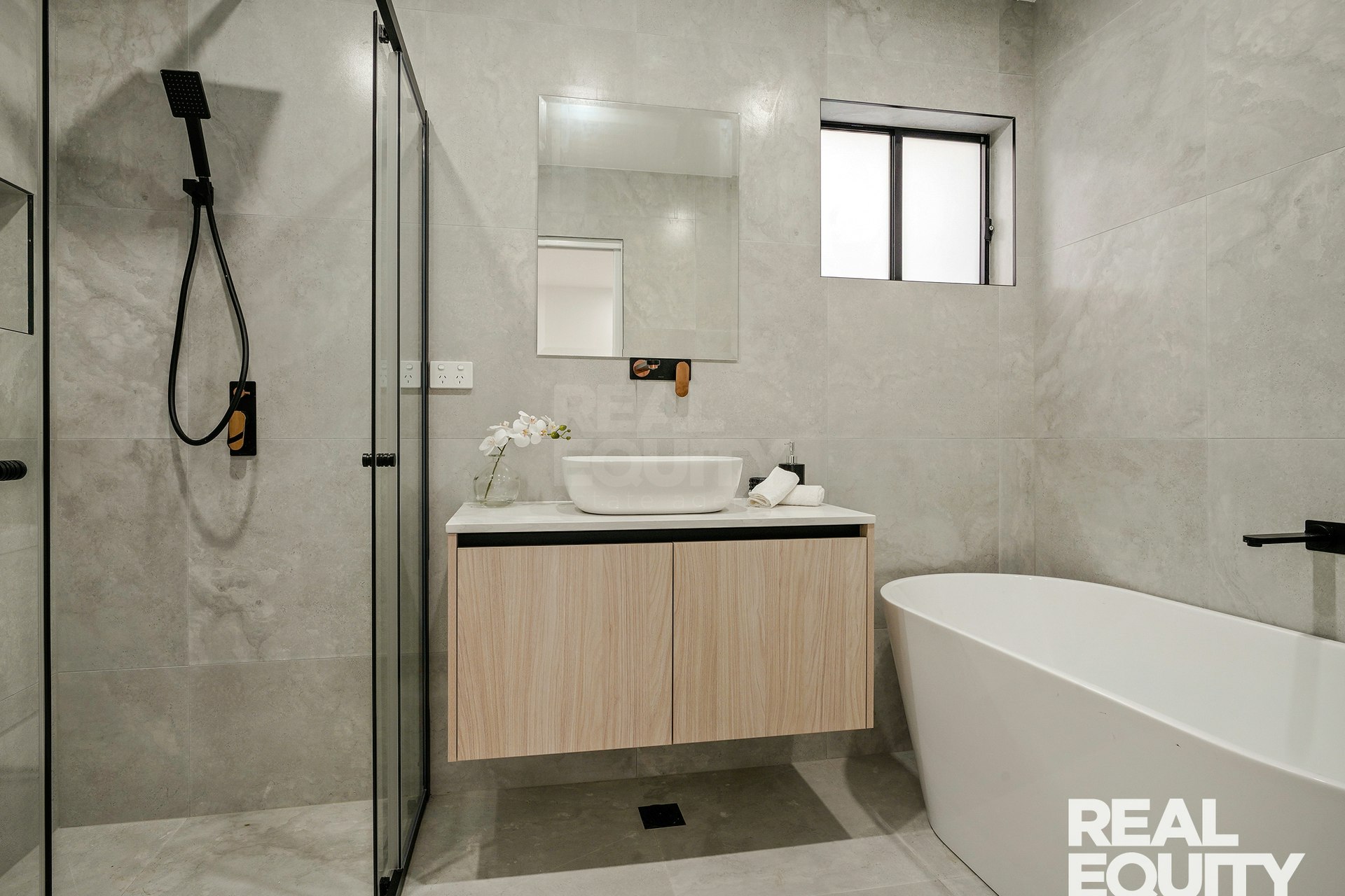 Image of tub
