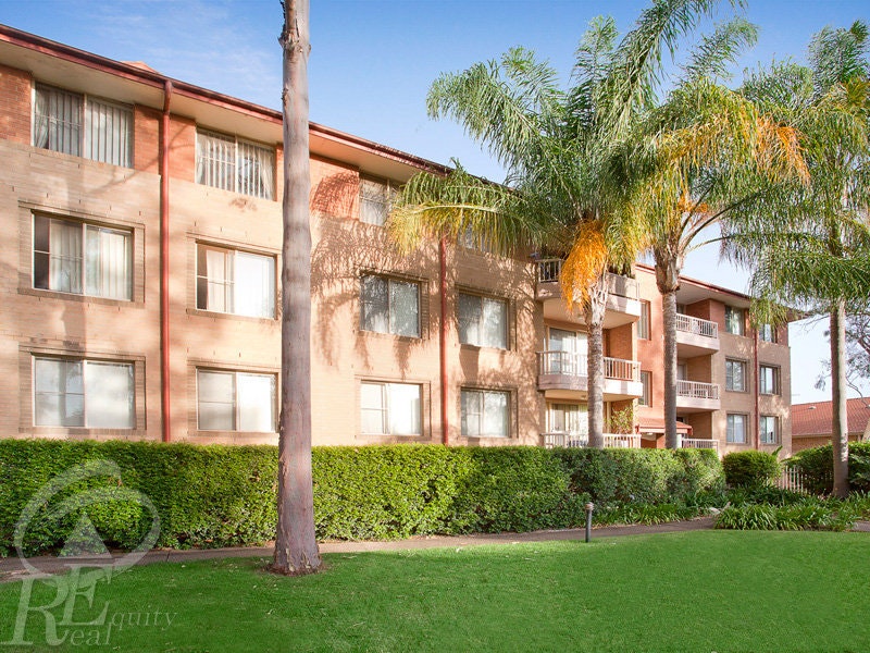 Image of apartment building