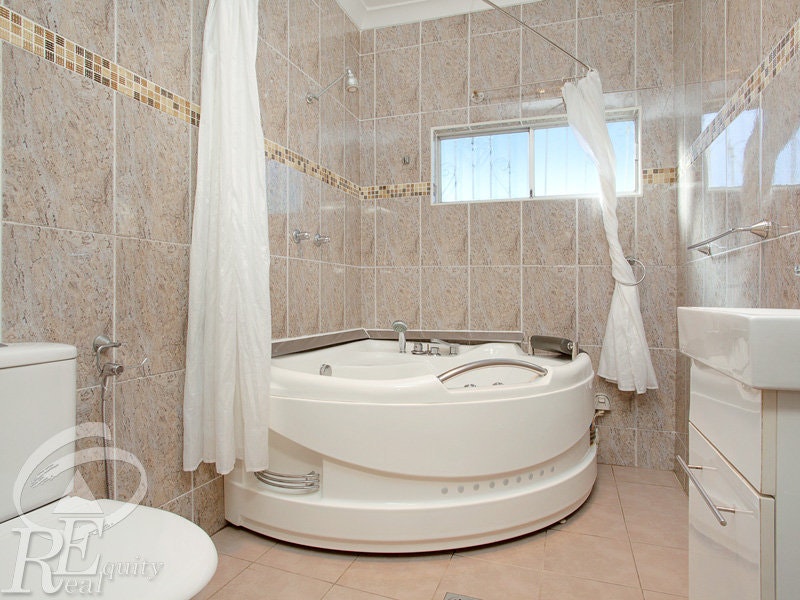 Image of tub