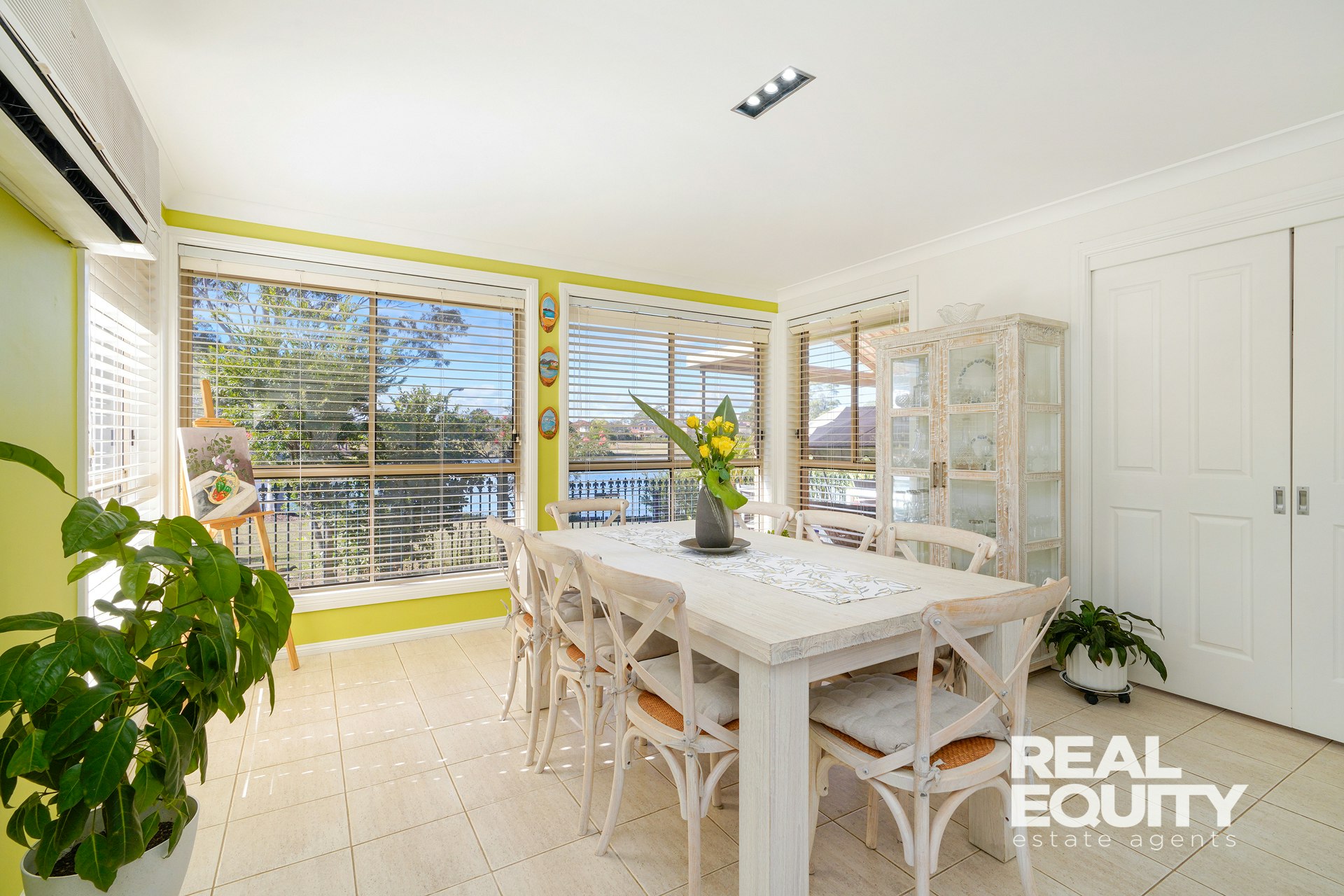 Image of dining room