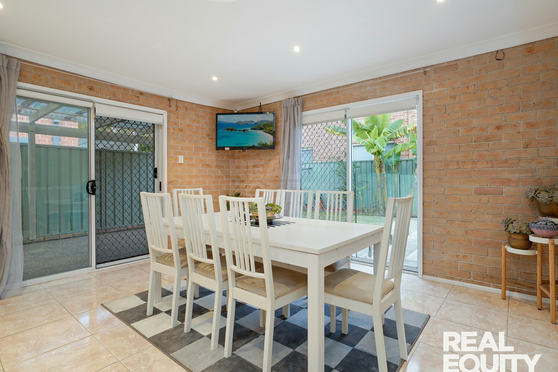 Image of dining room
