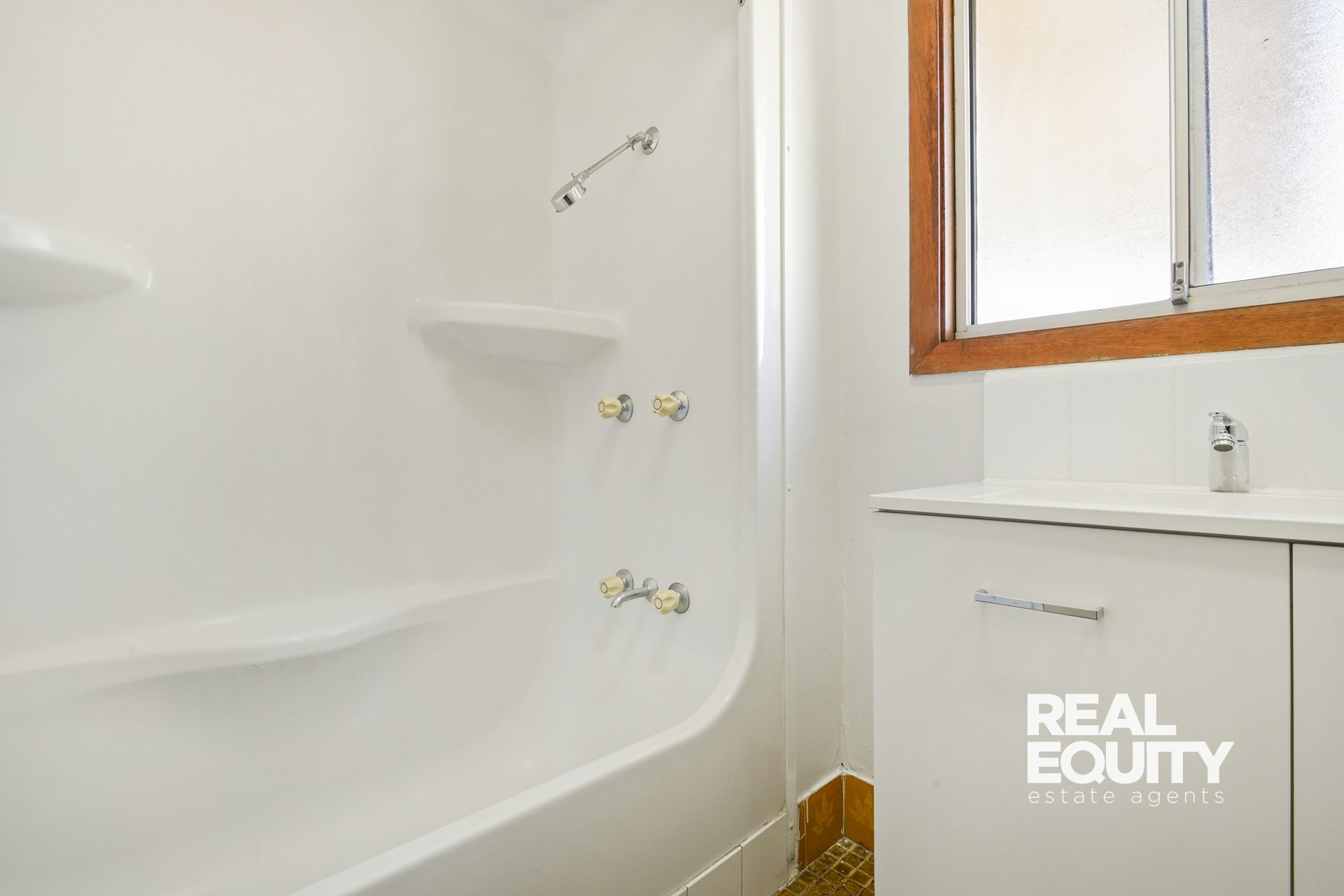 Image of tub