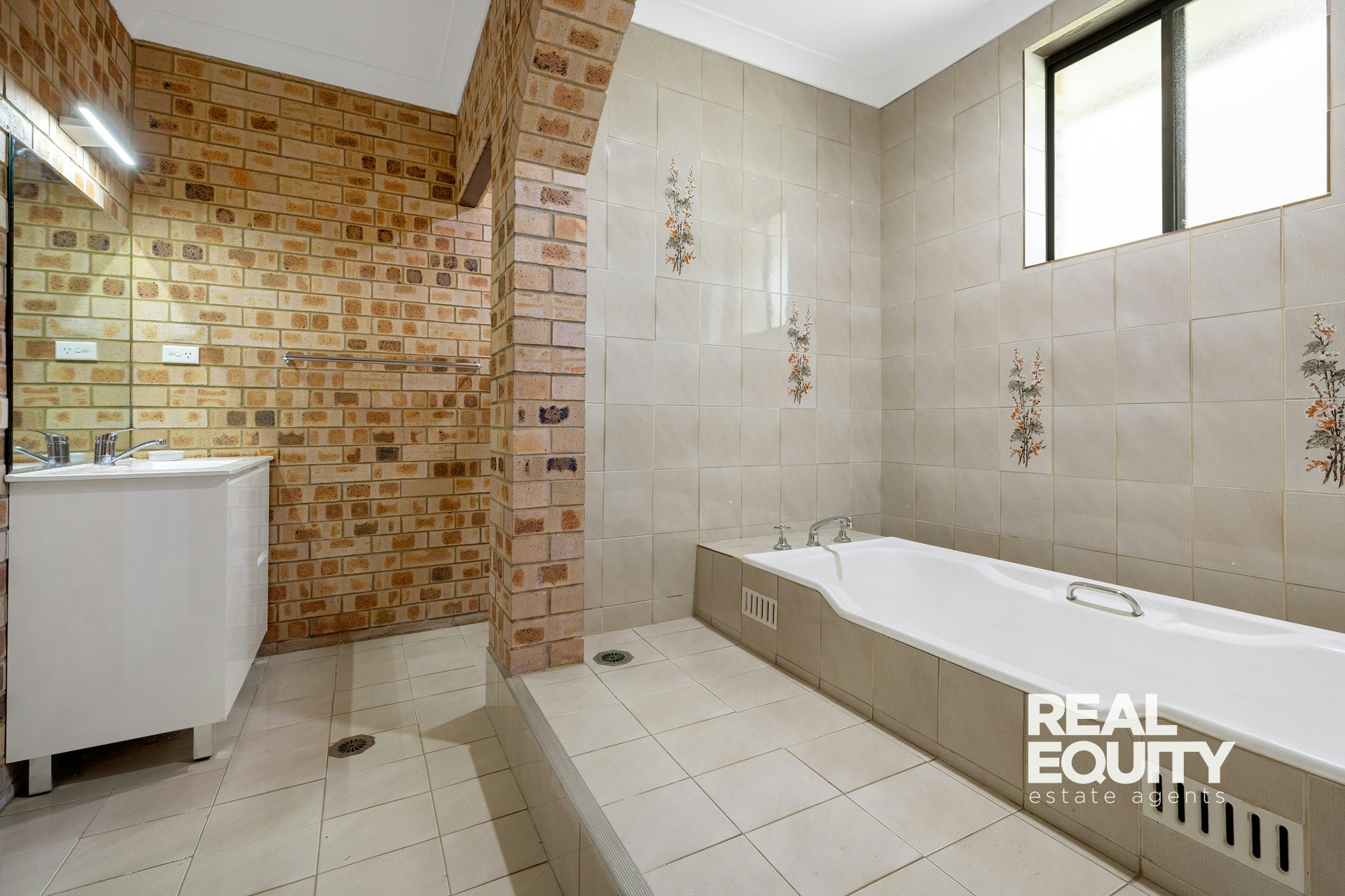 Image of tub