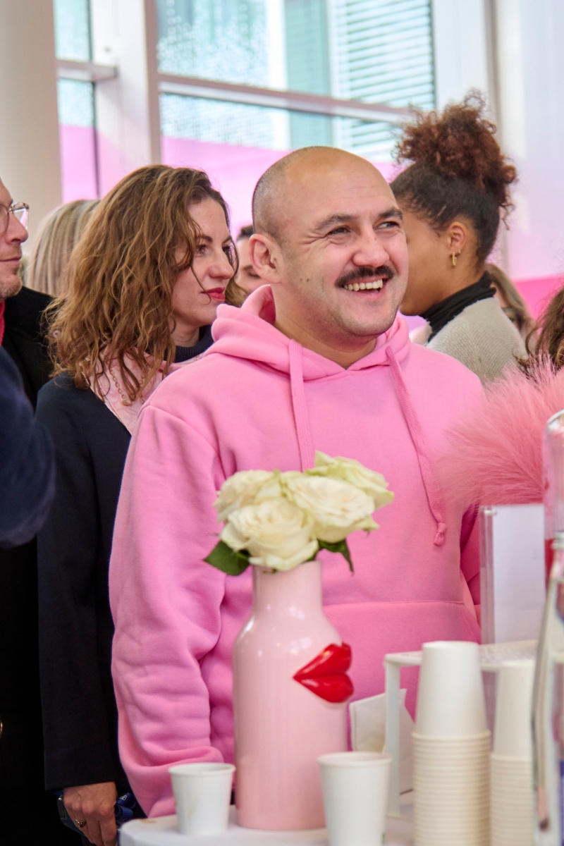 An Essential smiling at EssenceMediacom France