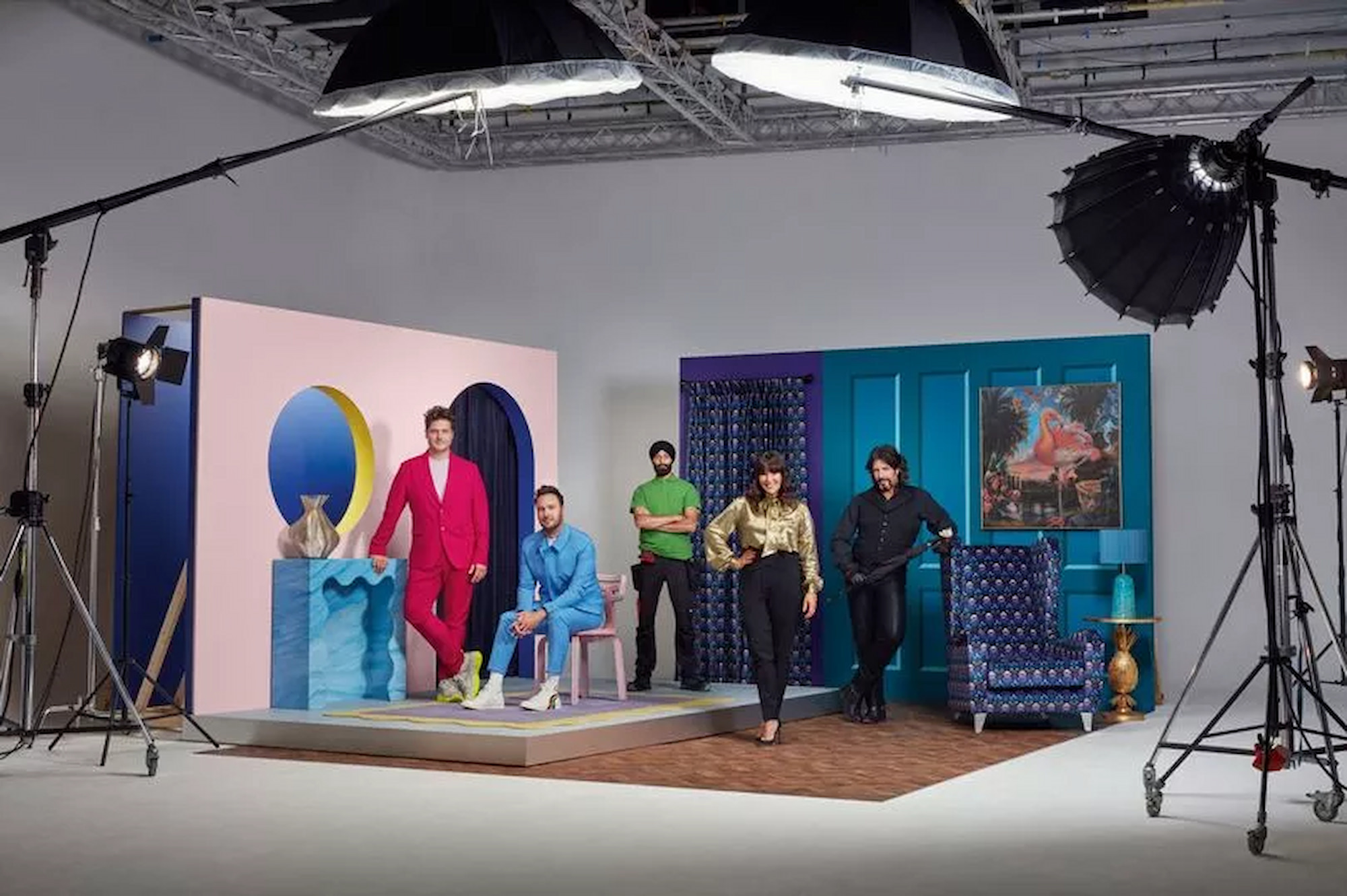IMage of presenters on the Dulux Changing Rooms show on Channel 4