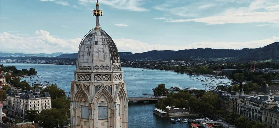 essencemediacom schweiz zürich