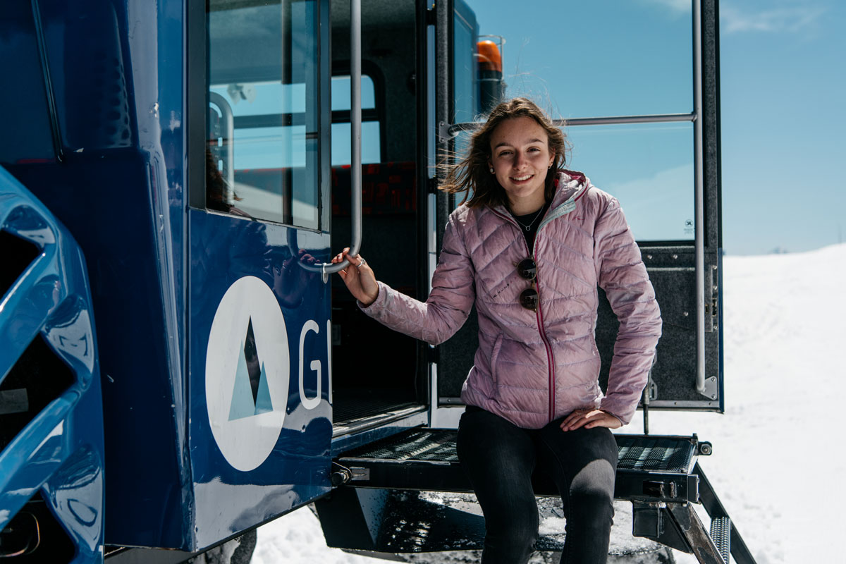 For groups, booking in advance required: booking@glacier3000.ch