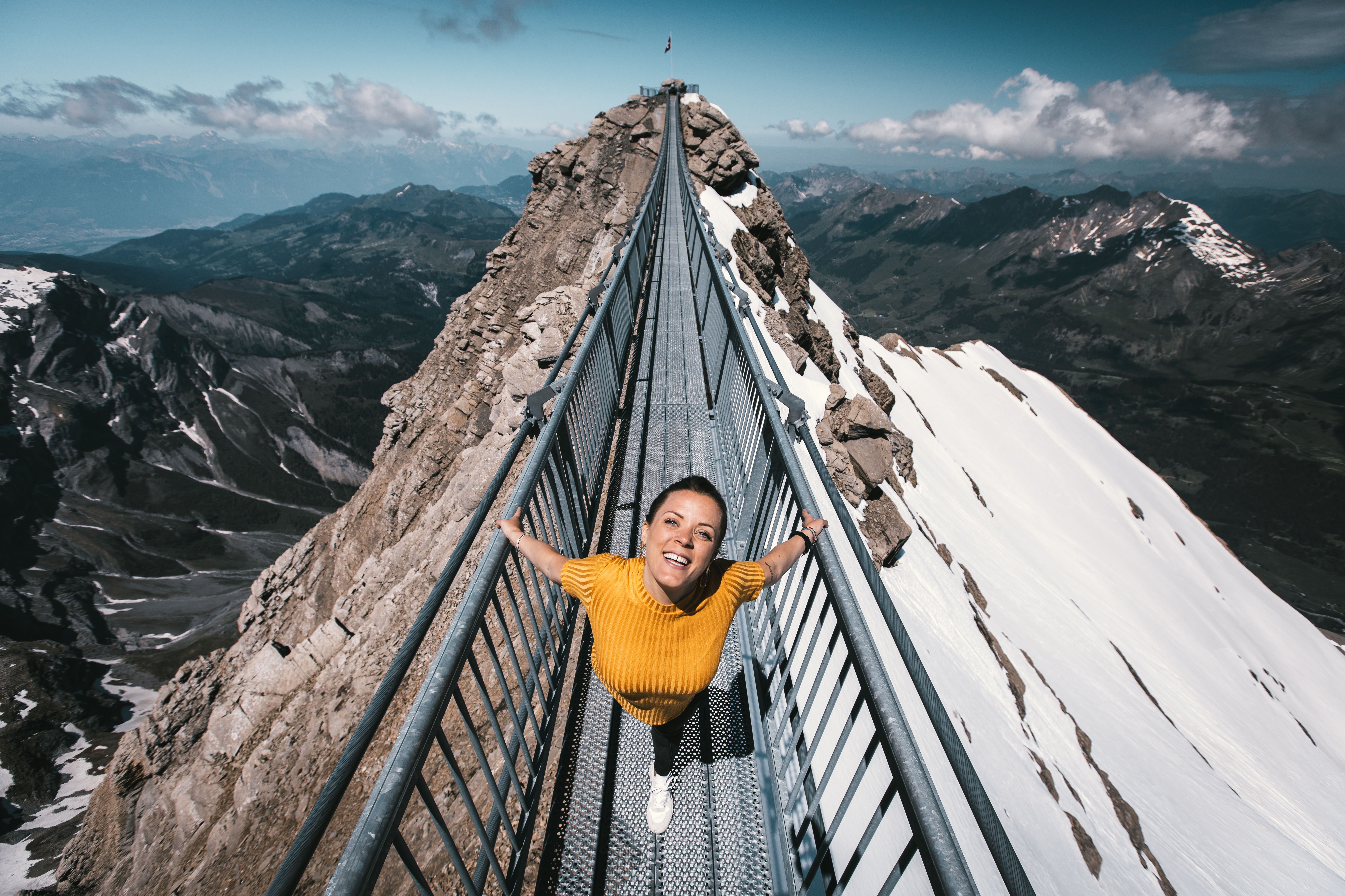 SELFIEDRONE 3000 4個 Aktivitäten bei Glacier 3000 | Glacier3000