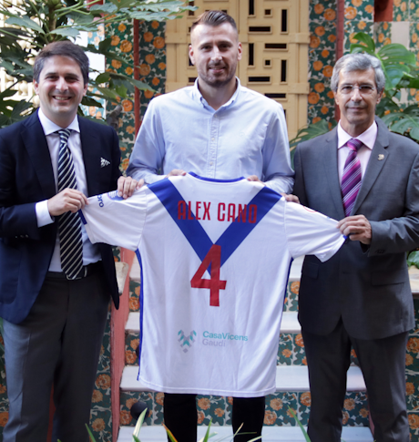 Casa Vicens signs a sponsorship agreement with Club Esportiu Europa
