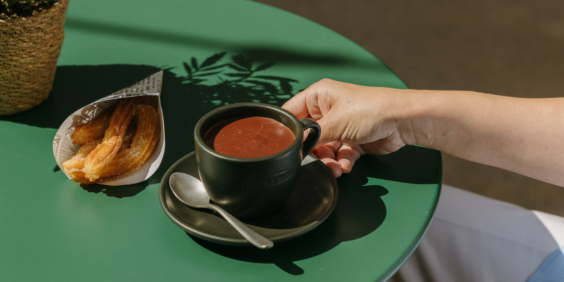 <p><span></span><span></span><span>甜蜜高迪</span></p>