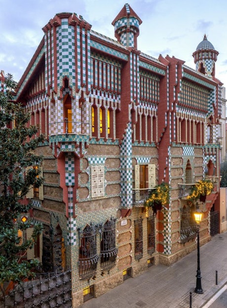 Casa Vicens Gaudí celebrates Christmas with floral displays