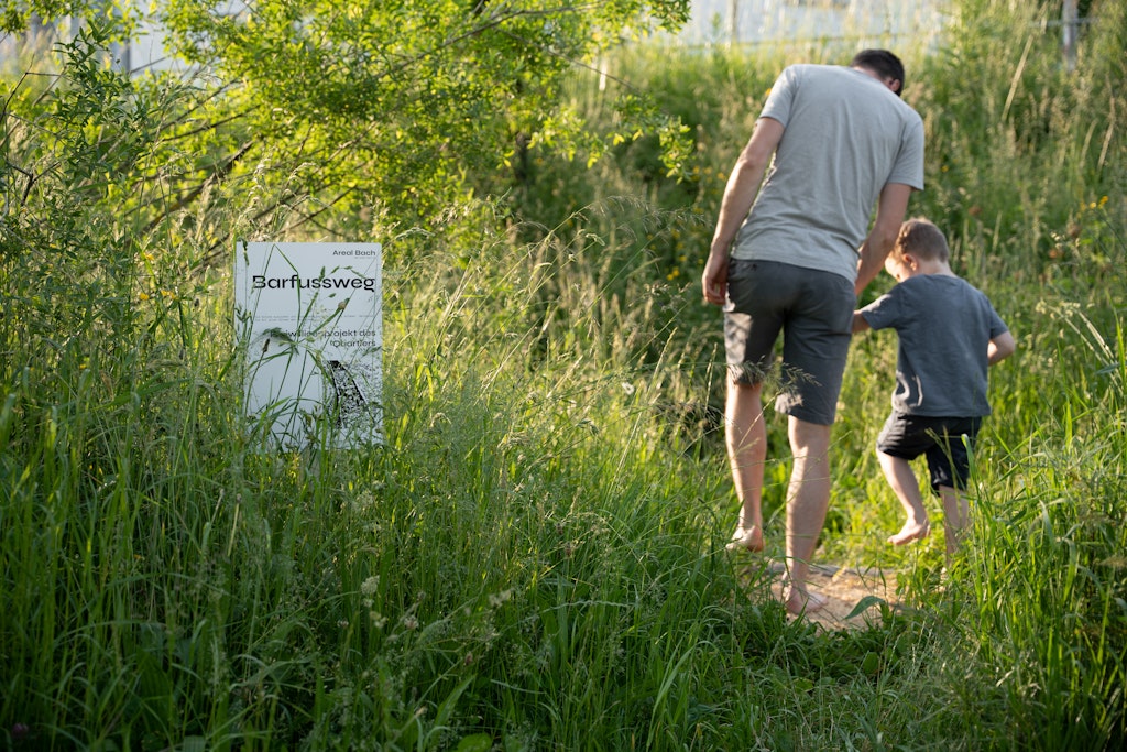 Barfussweg Areal Bach