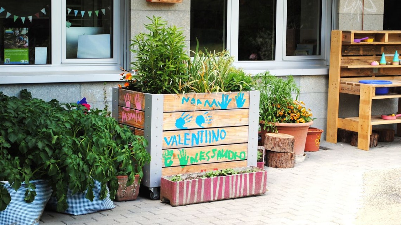 Schulumgebung, Zofingen: Hochebeet