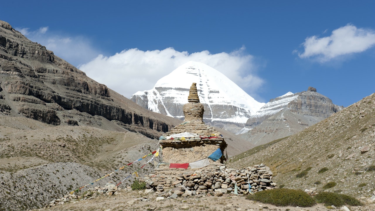 Berge gelten in vielen Religionen als heilige Naturstätten und stehen für eine tief verwurzelte spirituelle Verbindung zur Natur.