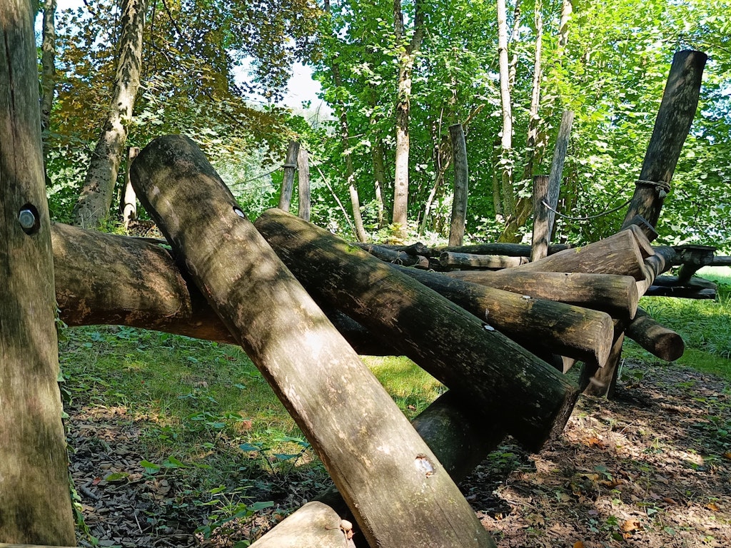 Naturspielplatz bei der Anna Zemp-Stiftung