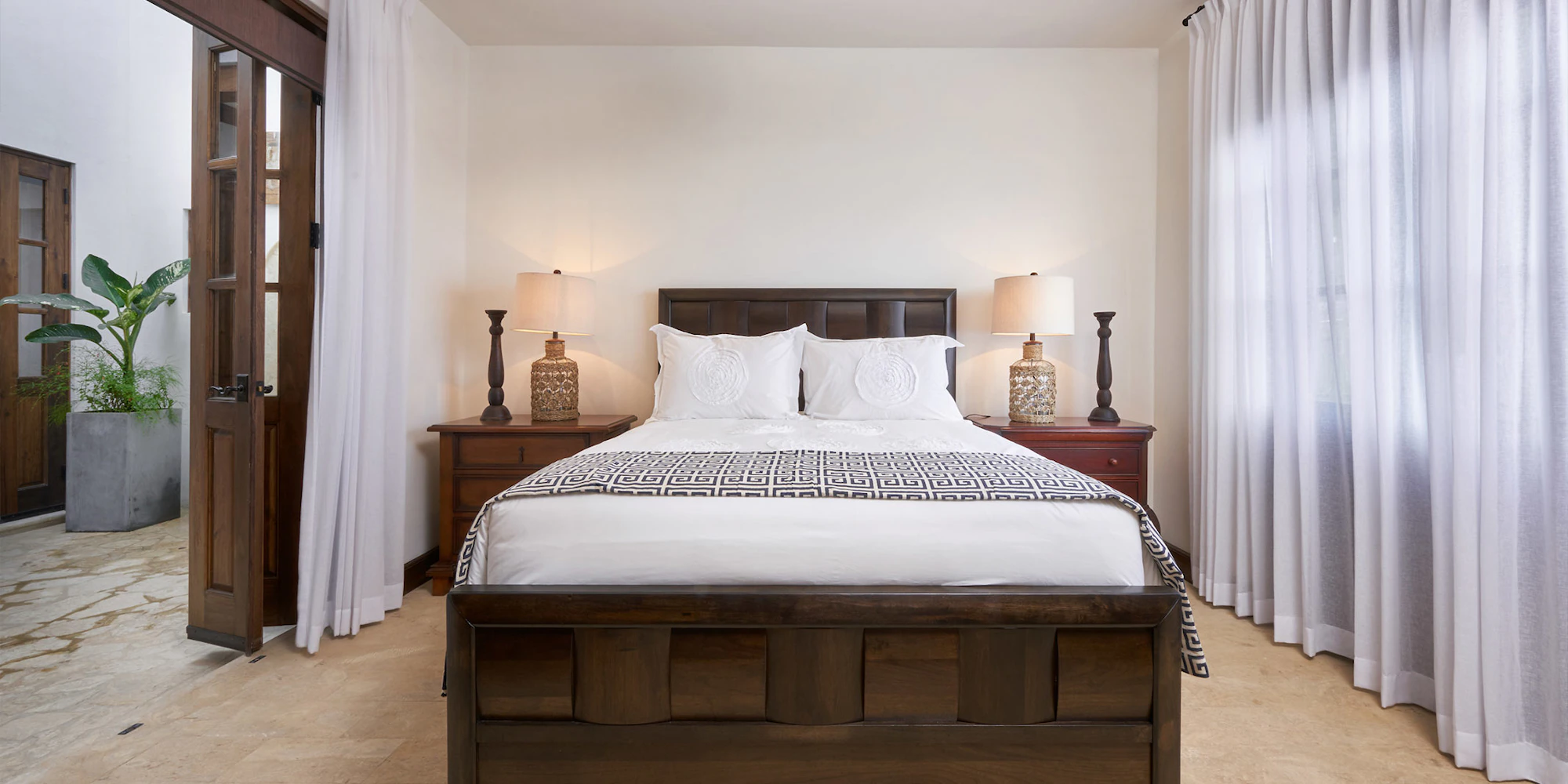 Flat  | 10 Plaza Carlota