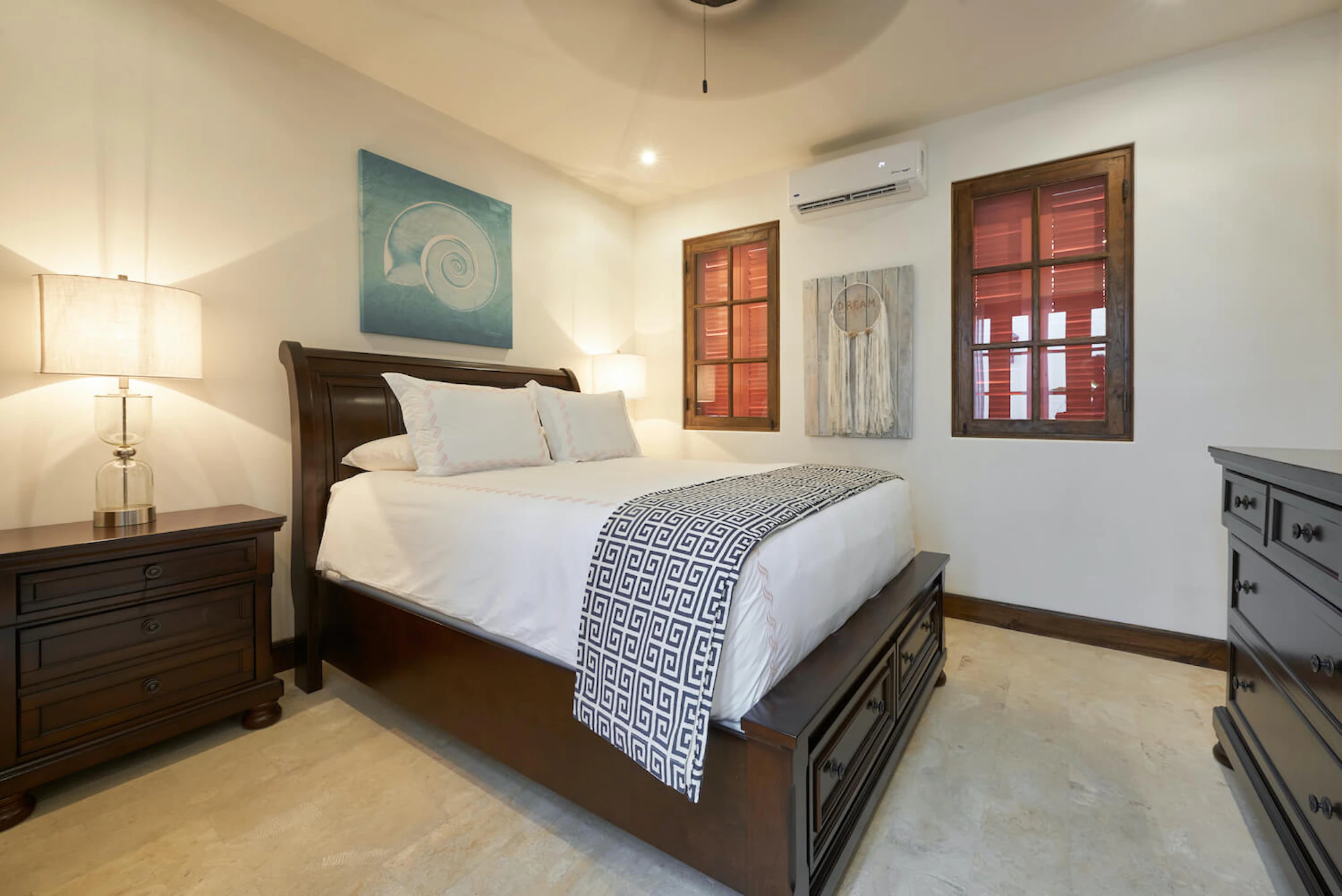 Flat  | 10 Plaza Carlota