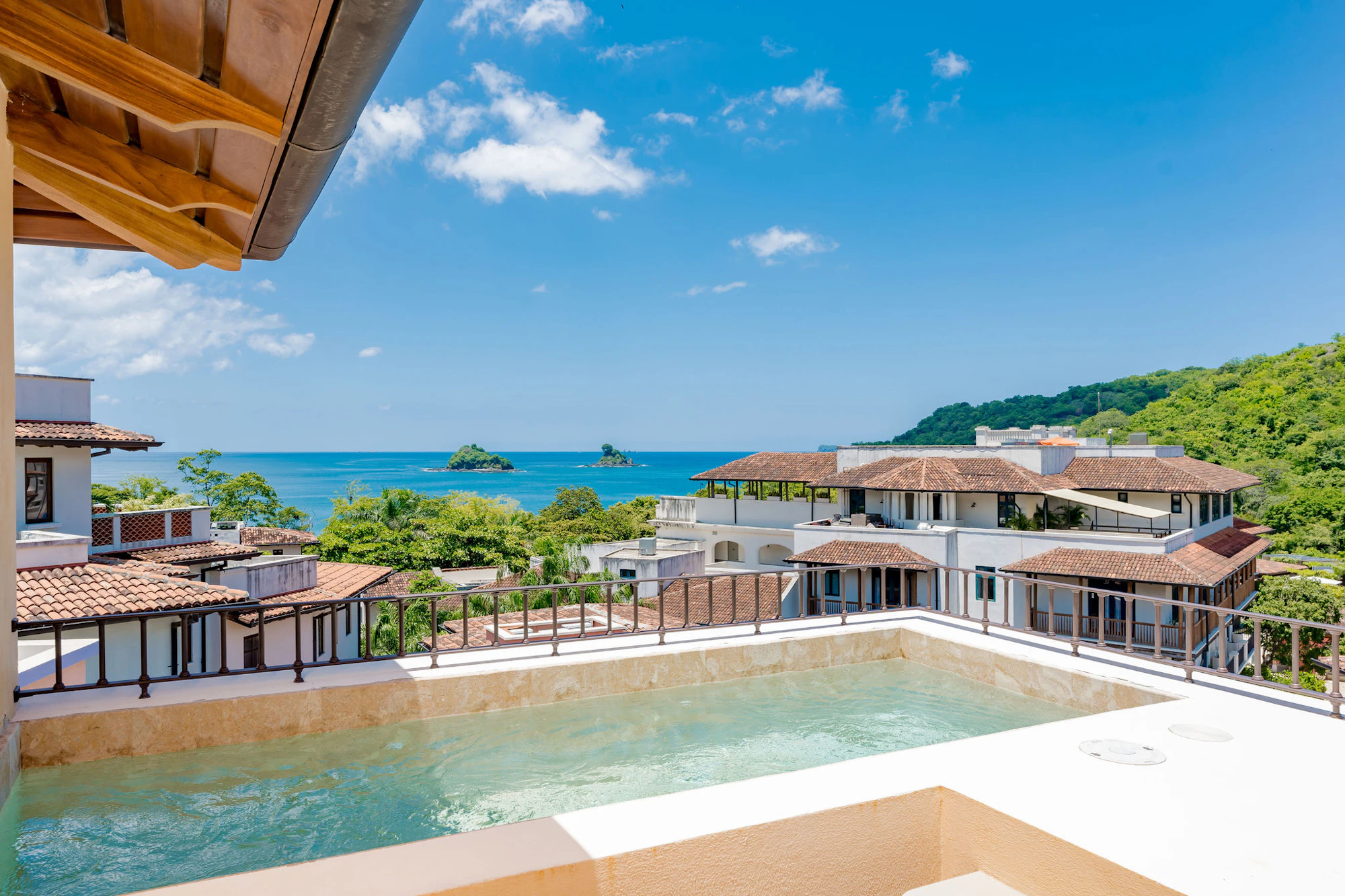 Flat | 205 Plaza Pienza