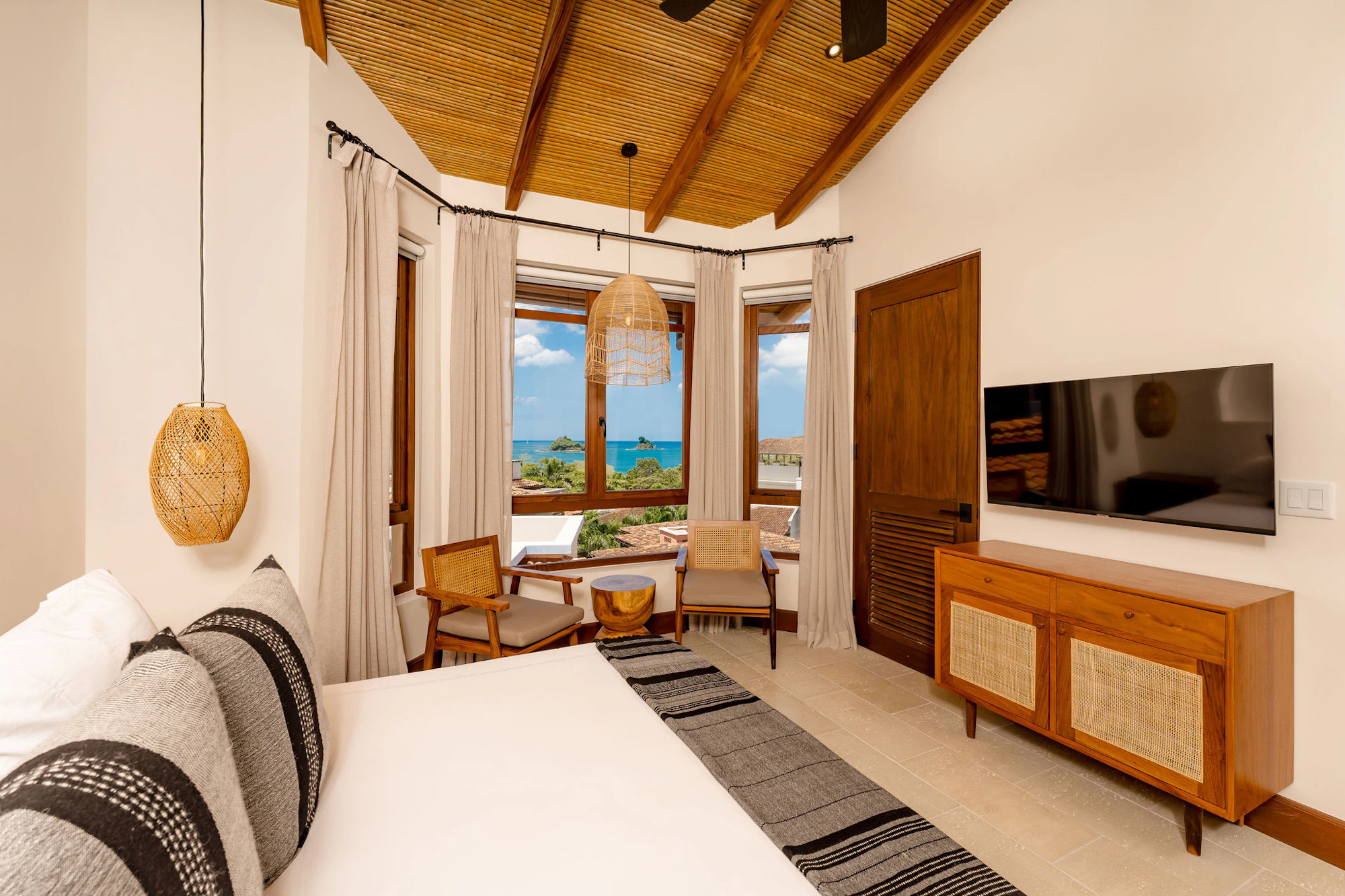 Flat | 205 Plaza Pienza