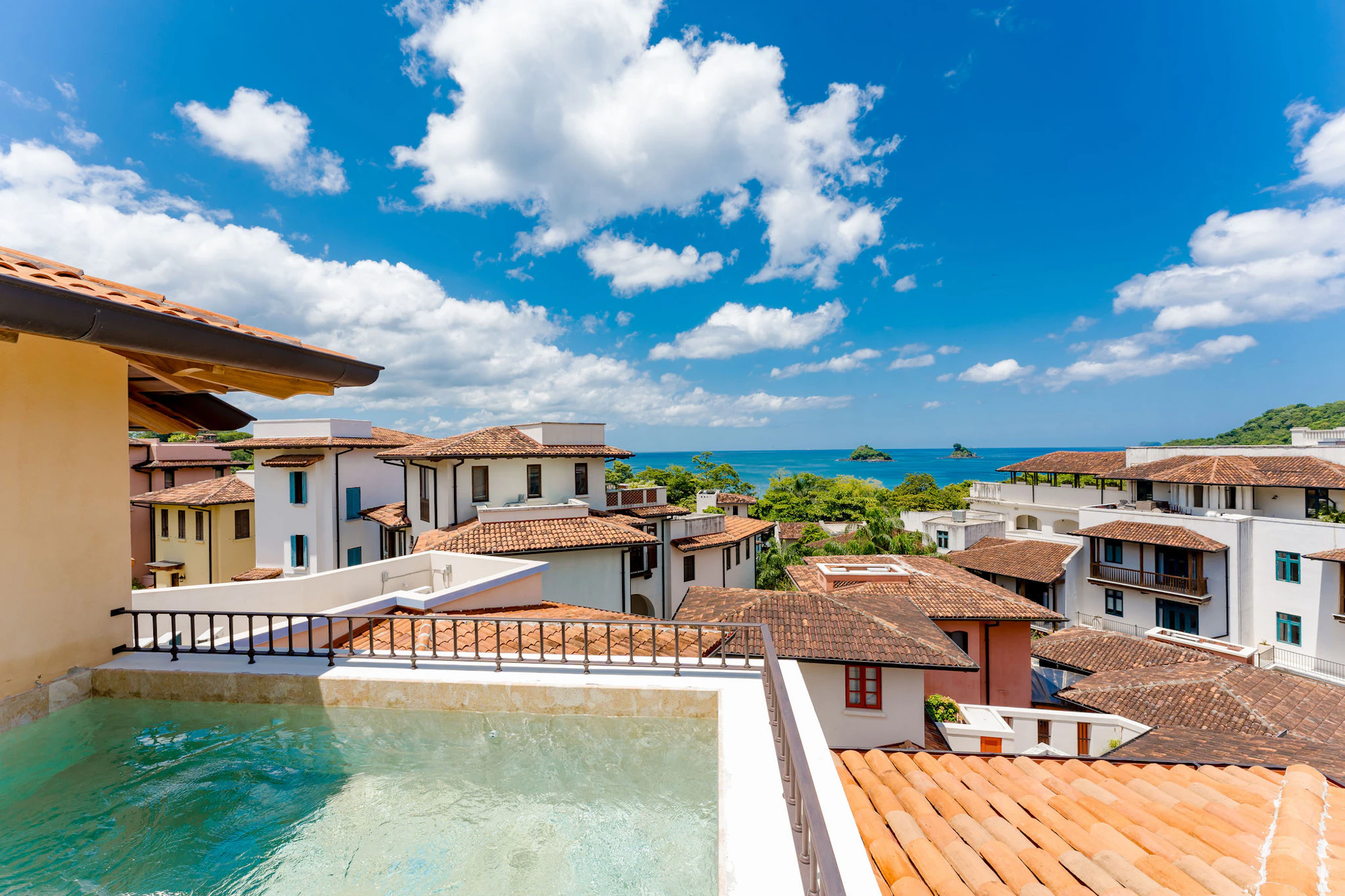 Flat | 205 Plaza Pienza