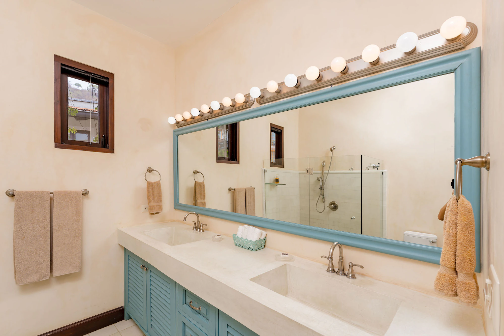 Casa Pinita | 24 Calle la Ronda