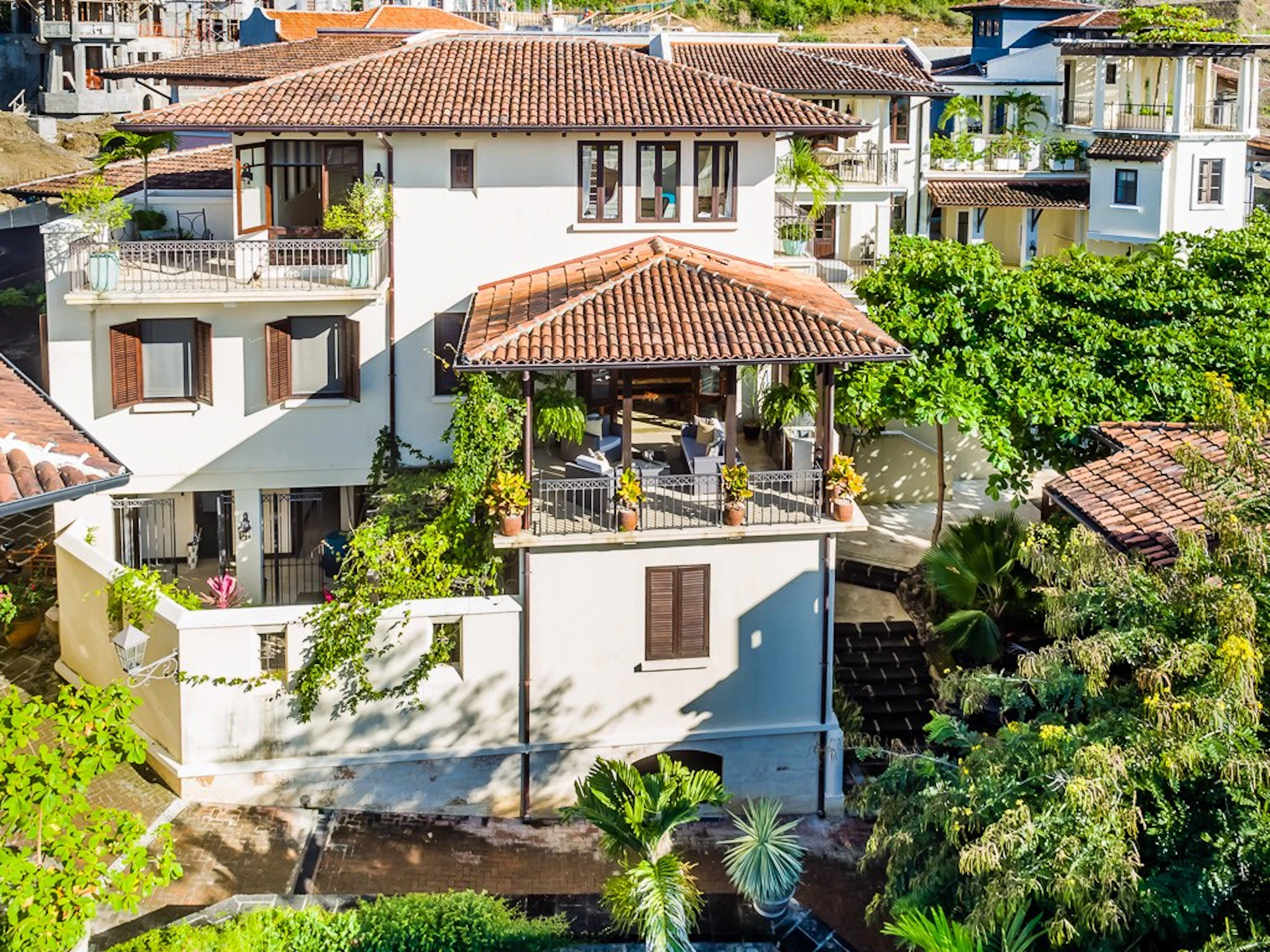 Casa Pinita | 24 Calle la Ronda