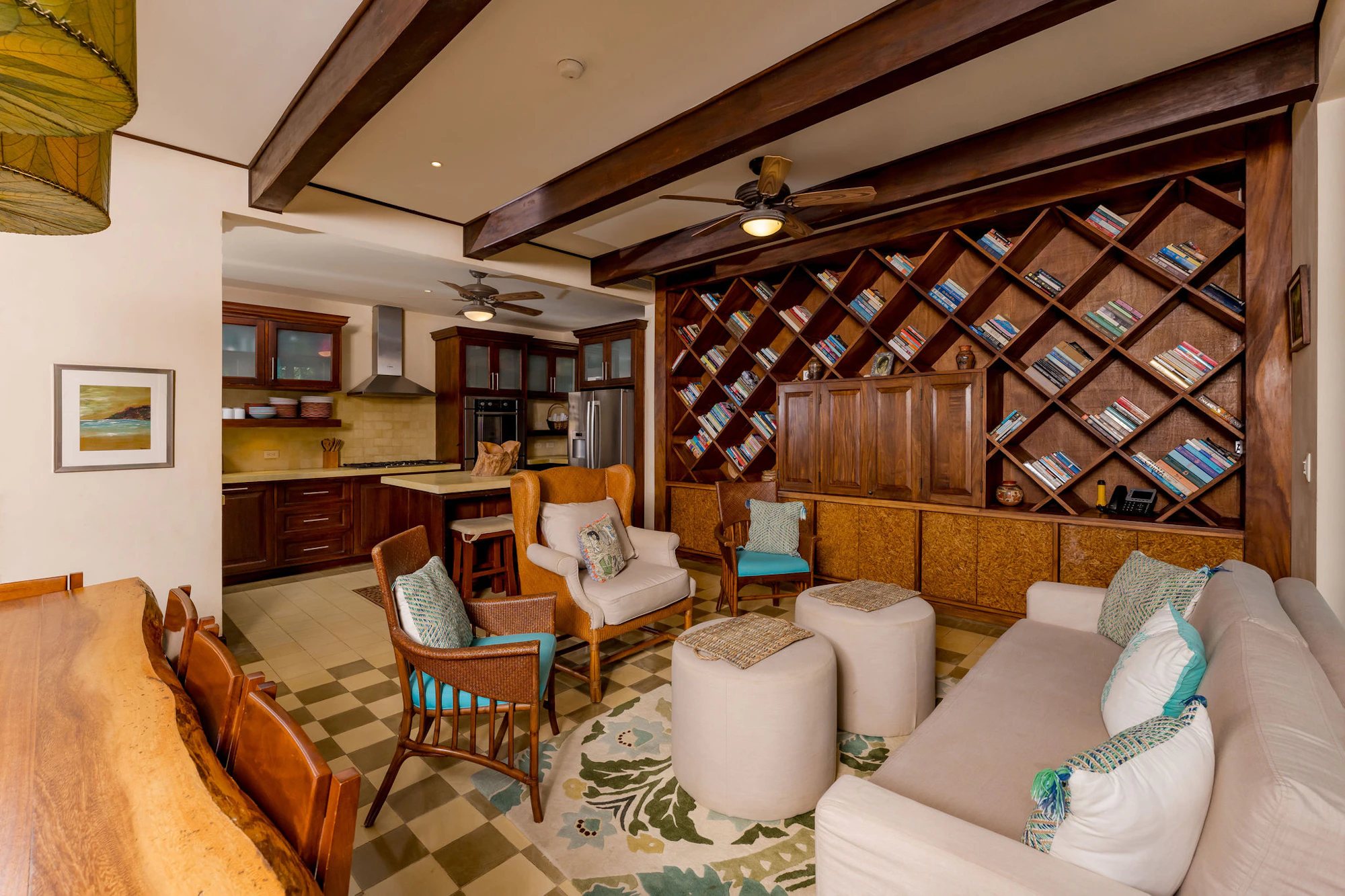 Casa Pinita | 24 Calle la Ronda