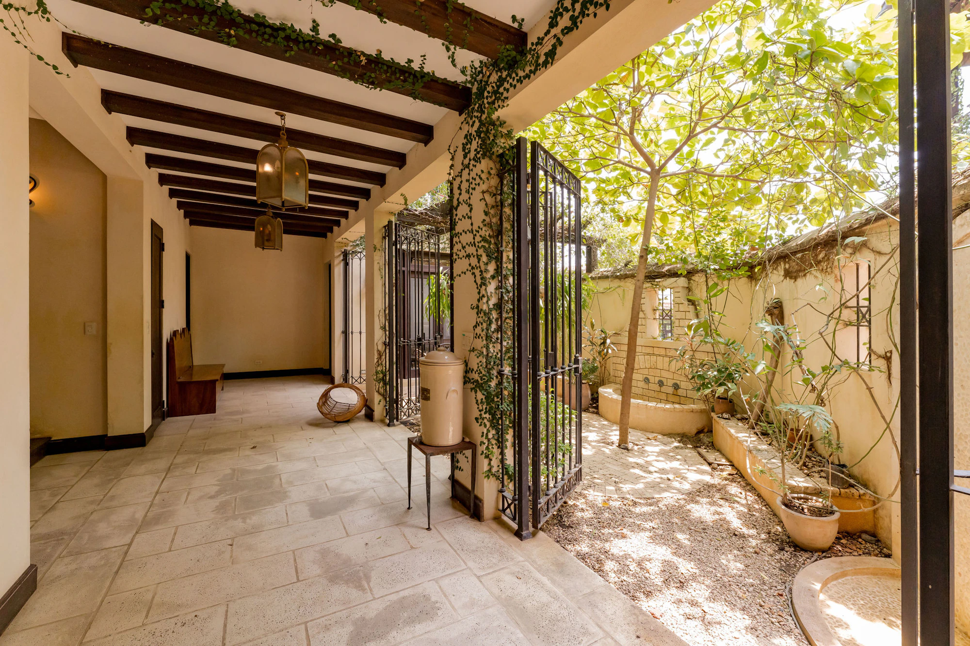 Casa Pinita | 24 Calle la Ronda